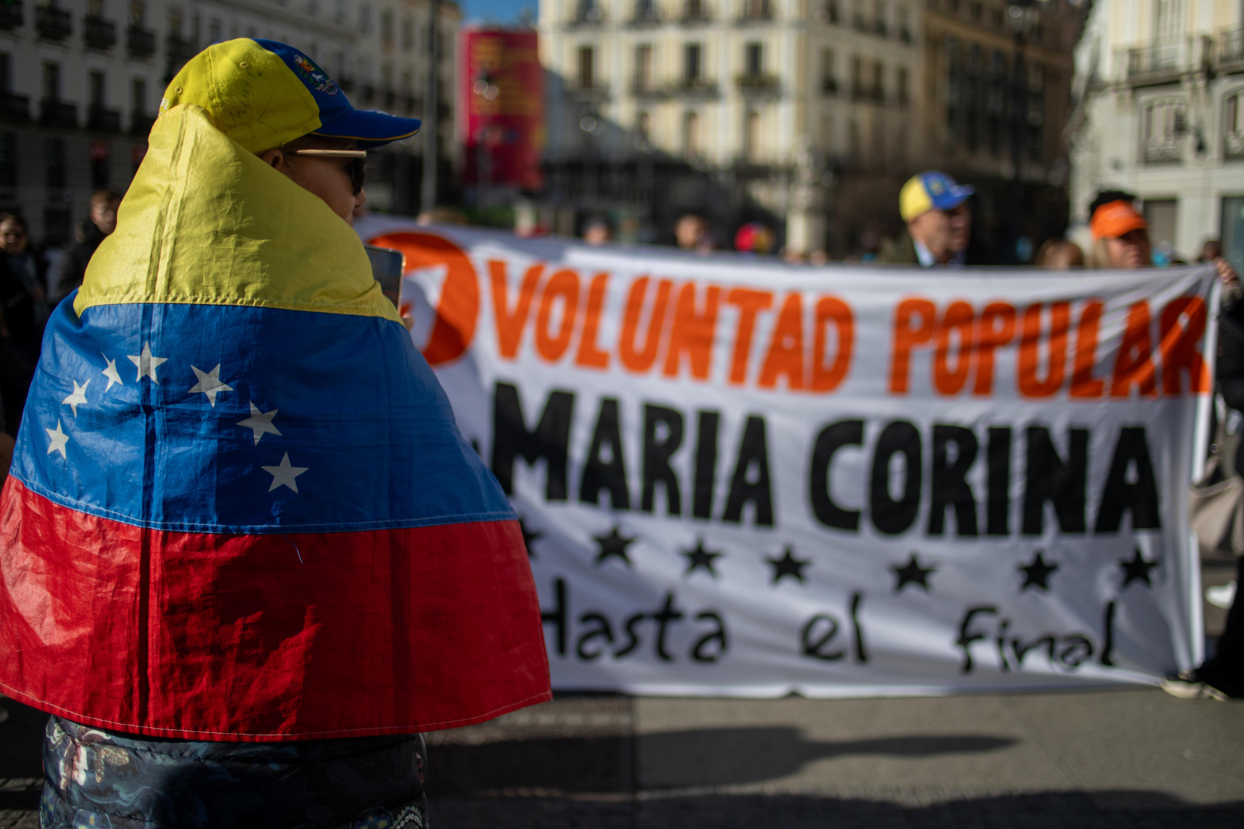 supporters of the opposition to the Venezuelan government of Nicolas Maduro have gathered this Sunday at an international meeting in support of the presidential candidate María Corina Machado under the slogan, "Venezuela does not surrender"