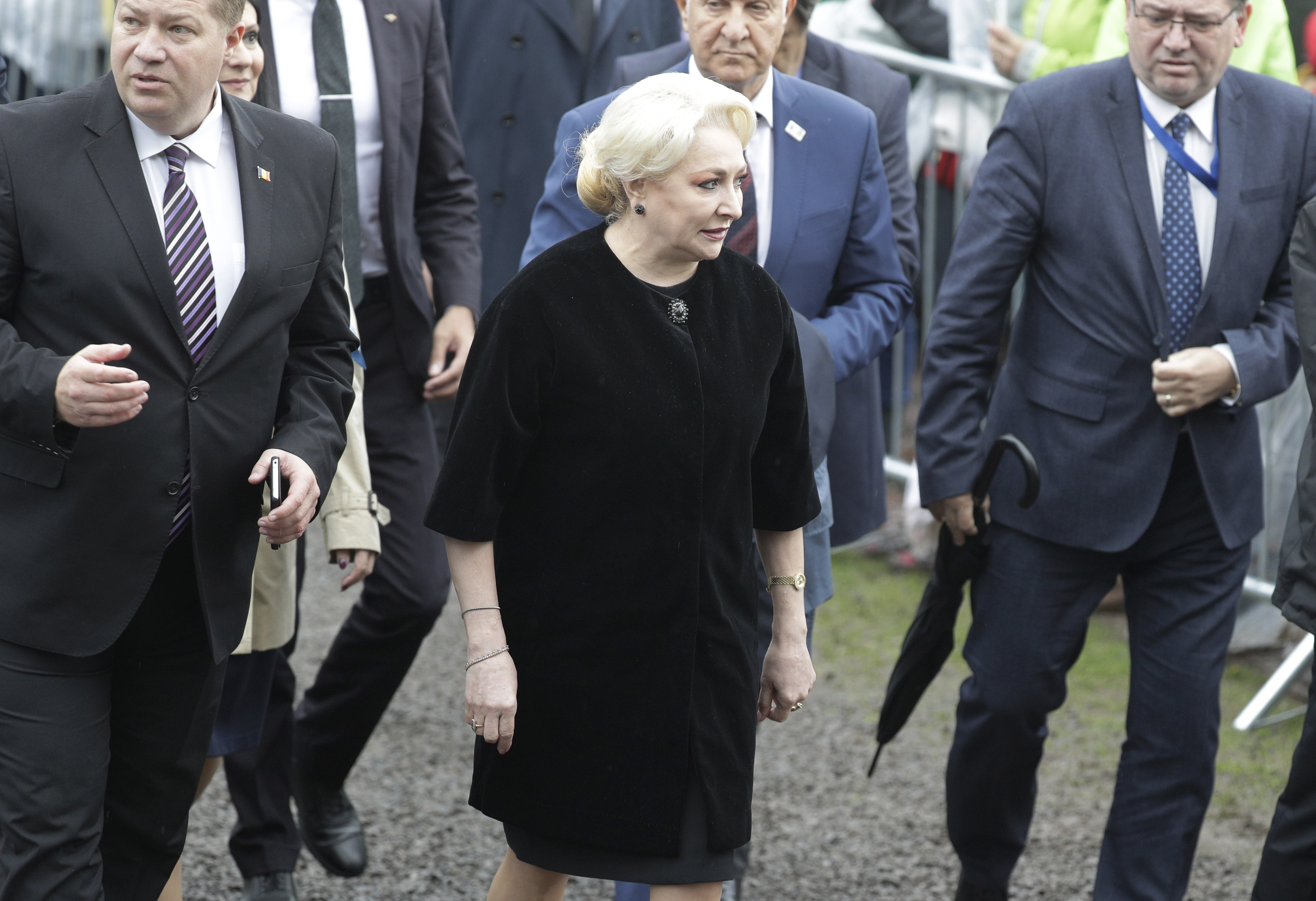Mit knapper Mehrheit wurde der Misstrauensantrag gegen die sozialdemokratische Regierung von Ministerpräsidentin Viorica Dăncilă (PSD) angenommen.