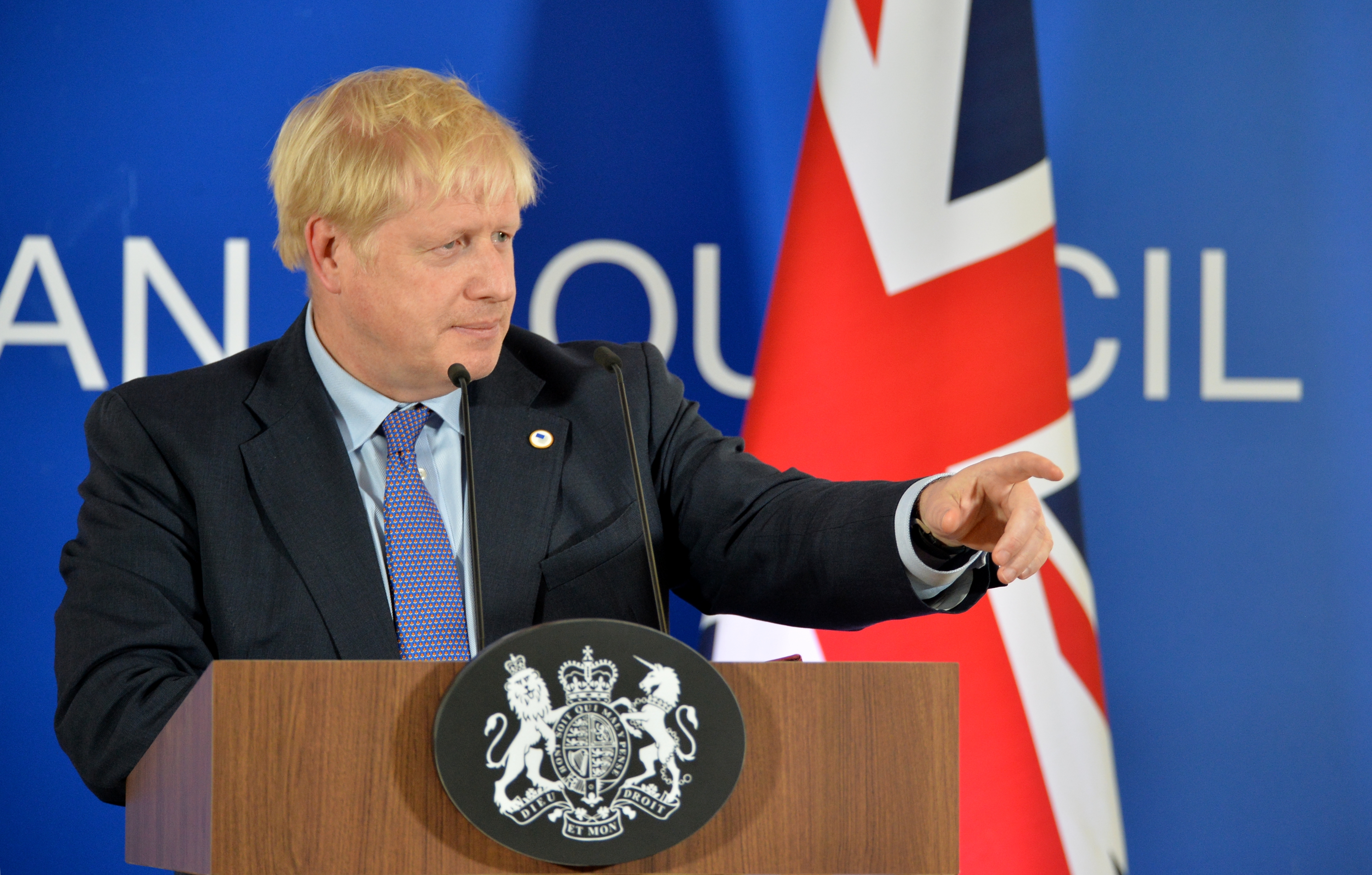 Boris Johnson auf der Pressekonferenz in Brüssel.