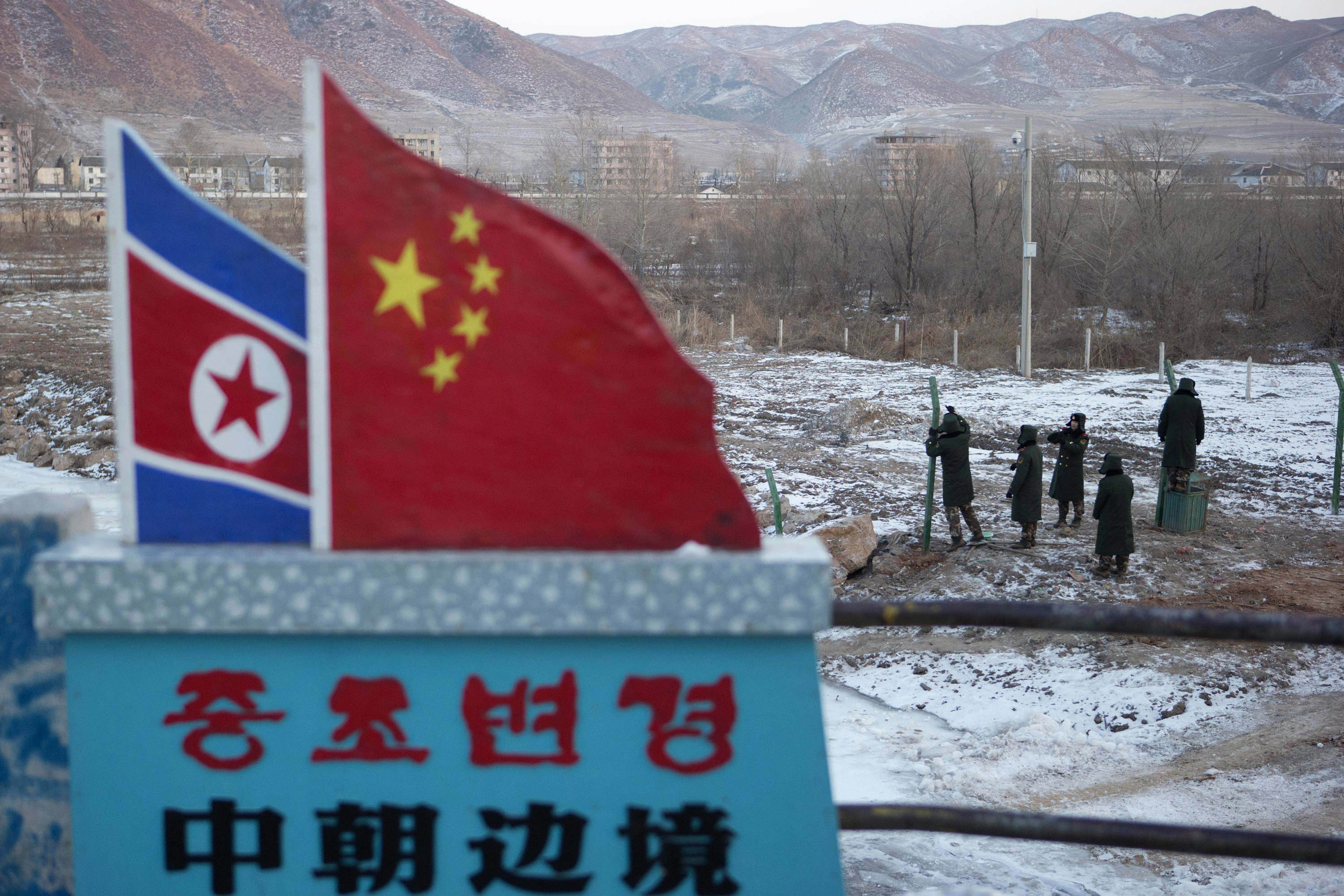 North Korea - China border crossing 