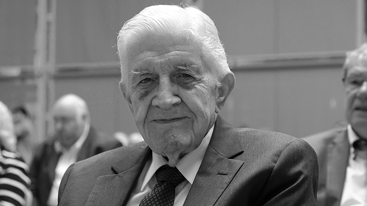 Der FDP-Politiker und frühere nordrhein-westfälische Innenminister Burkhard Hirsch ist im Alter von 89 Jahren gestorben.
