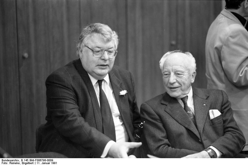 Torsten Wolfgramm und Walter Scheel am 10.1.1991 bei Sitzung der FDP-Bundestagsfraktion im Bundeshaus.