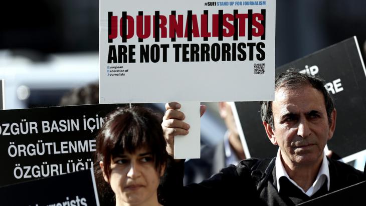 Protest gegen inhaftierte Journalisten in der Türkei