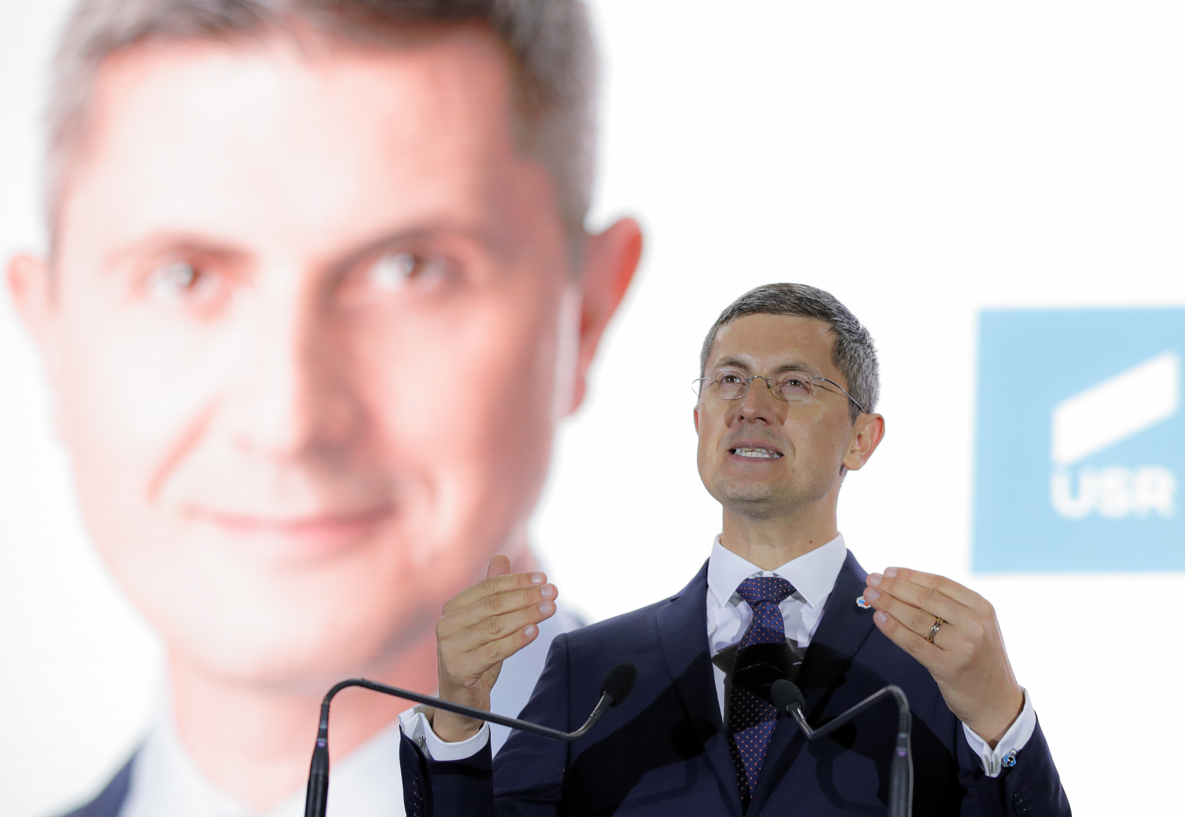 Dan Barna, der Vorsitzende der USRPLUS – die Party steht für eine neue Politik, die Kompetenz und die Abschaffung der Vetternwirtschaft in der Verwaltung einfordert.