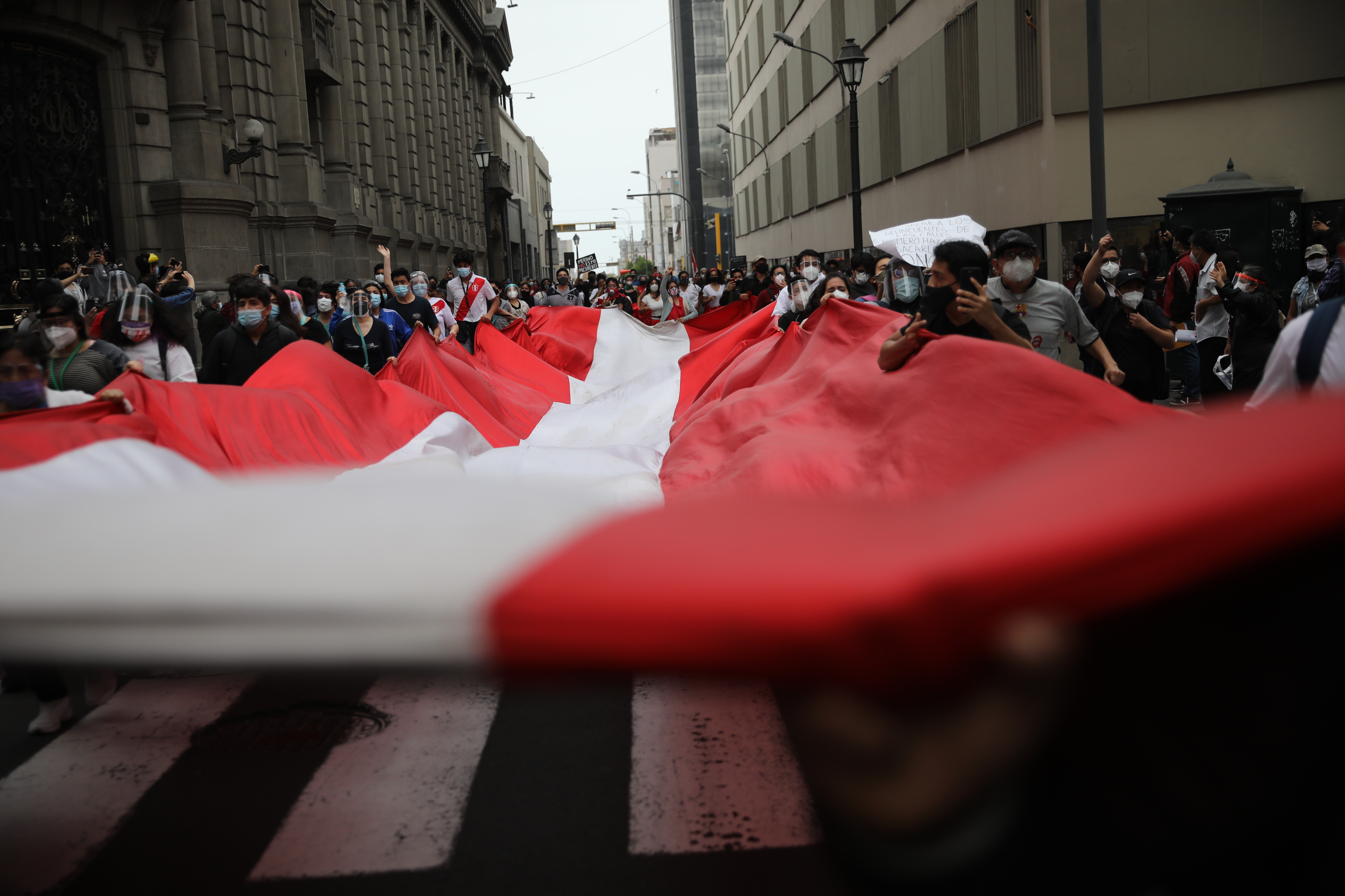 Peru Demonstranten Vizcarra
