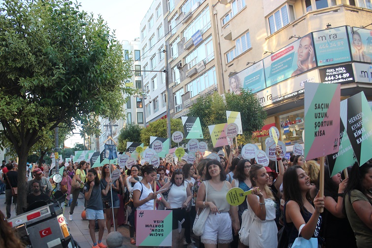 Women protesters Turkey