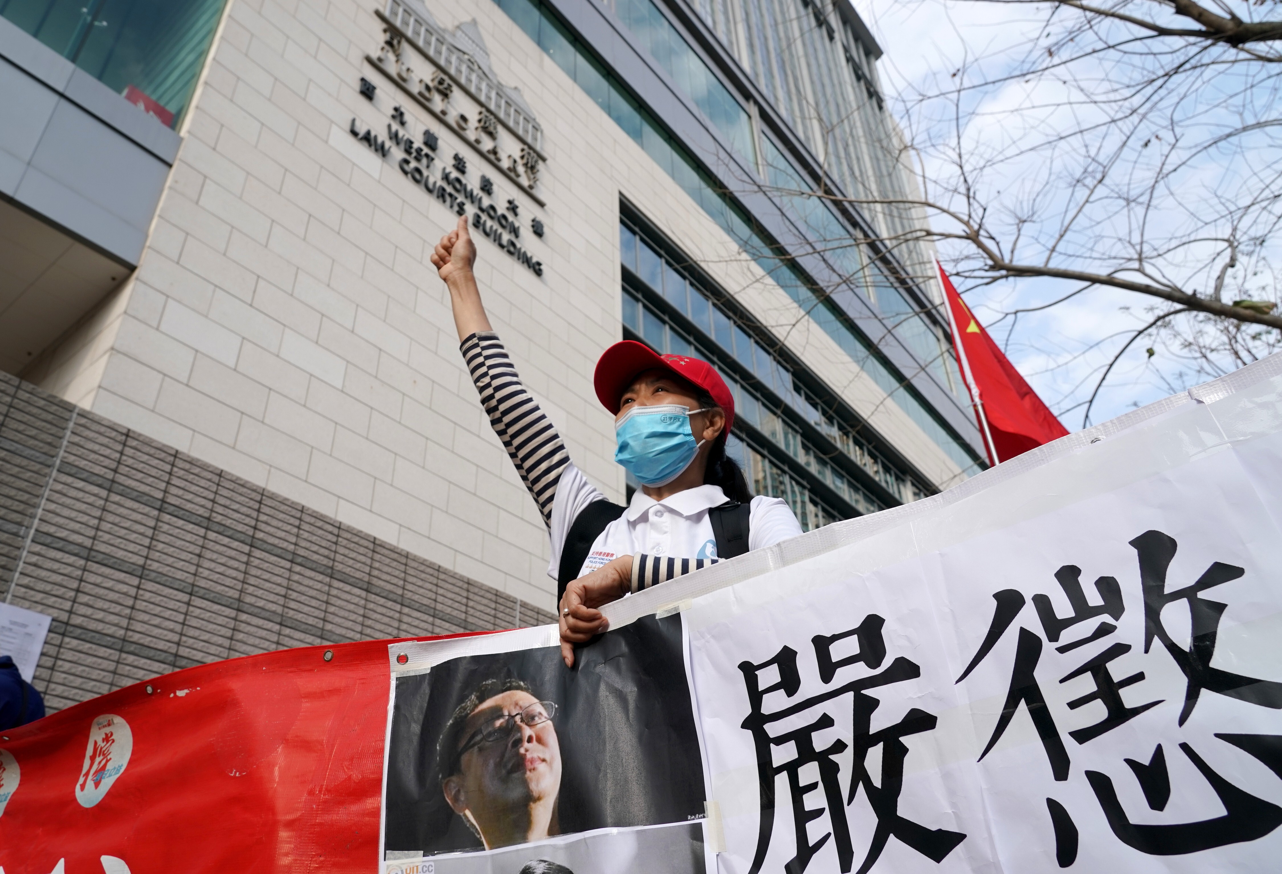 Demonstranten vor dem Hongkonger Gericht, an dem die Aktivisten angeklagt wurden
