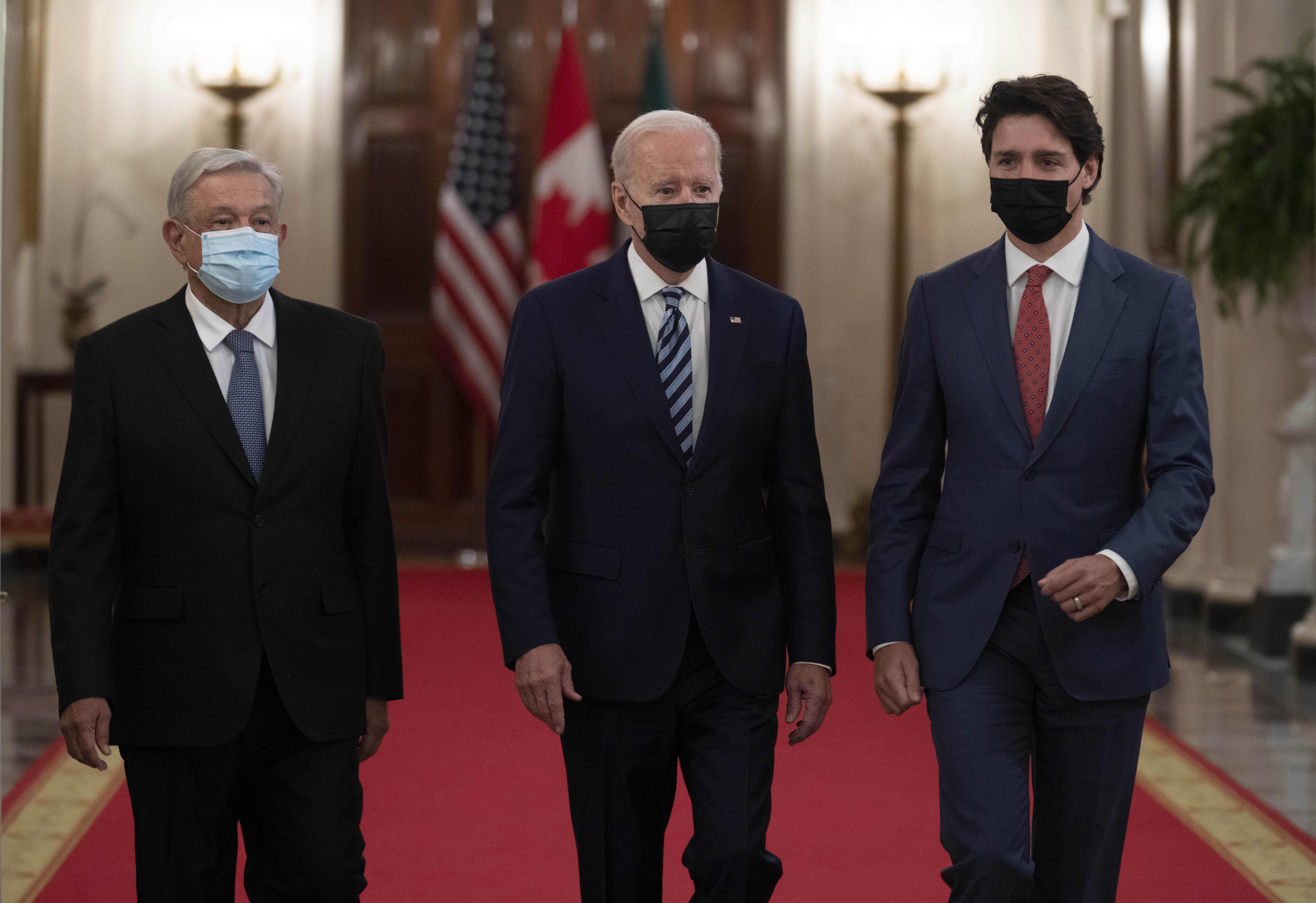 Der kanadische Premierminister Justin Trudeau  mit dem US-Präsidenten Joe Biden und dem mexikanischen Präsidenten Andres Manuel Lopez Obrador bei dem North American Leaders' Summit am Donnerstag, 18. November 2021 in Washington, D.C.