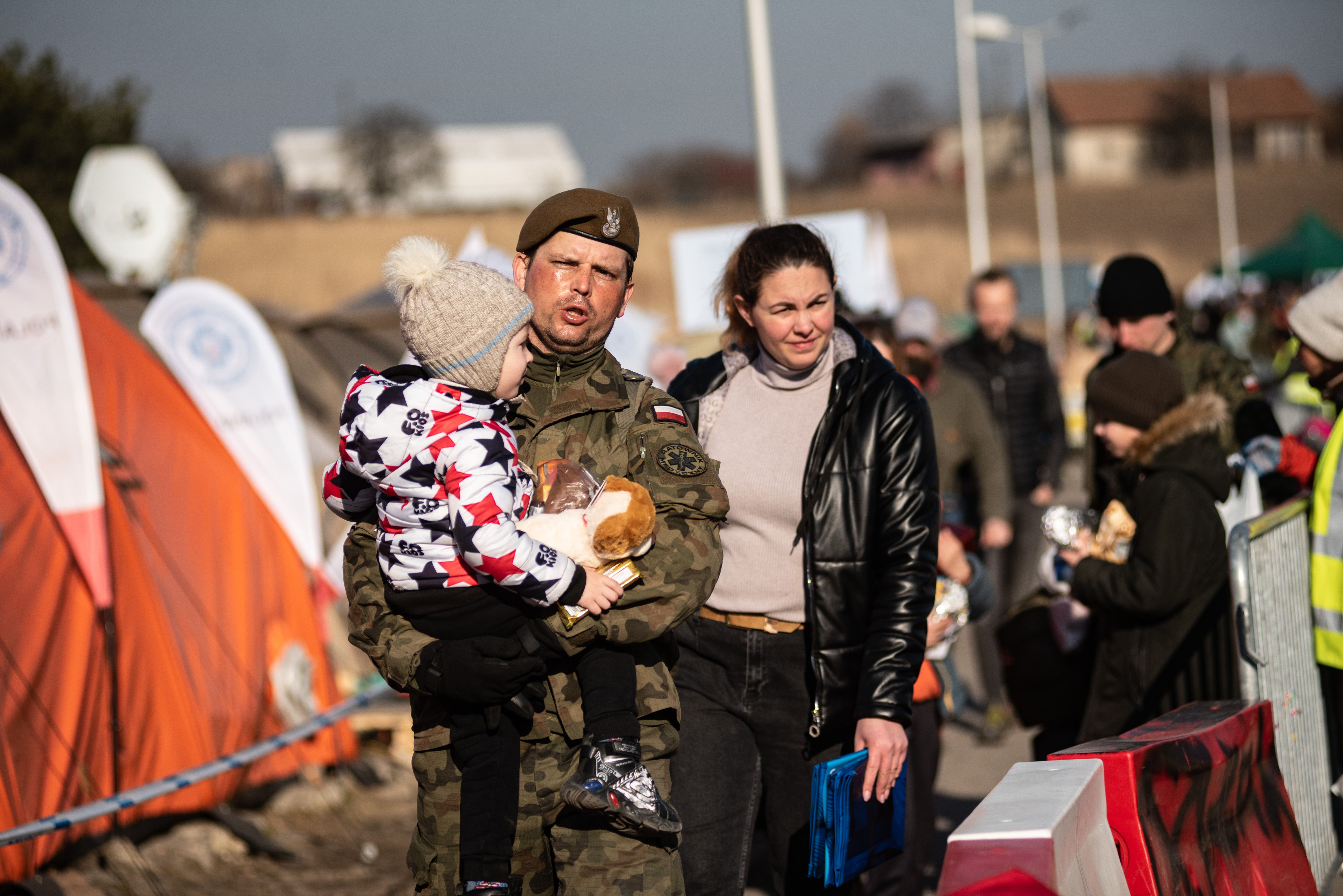 Ukrainische Flüchtlingsfamilien werden in Gemeinschaftszentren in der Stadt Medika, Polen, untergebracht.