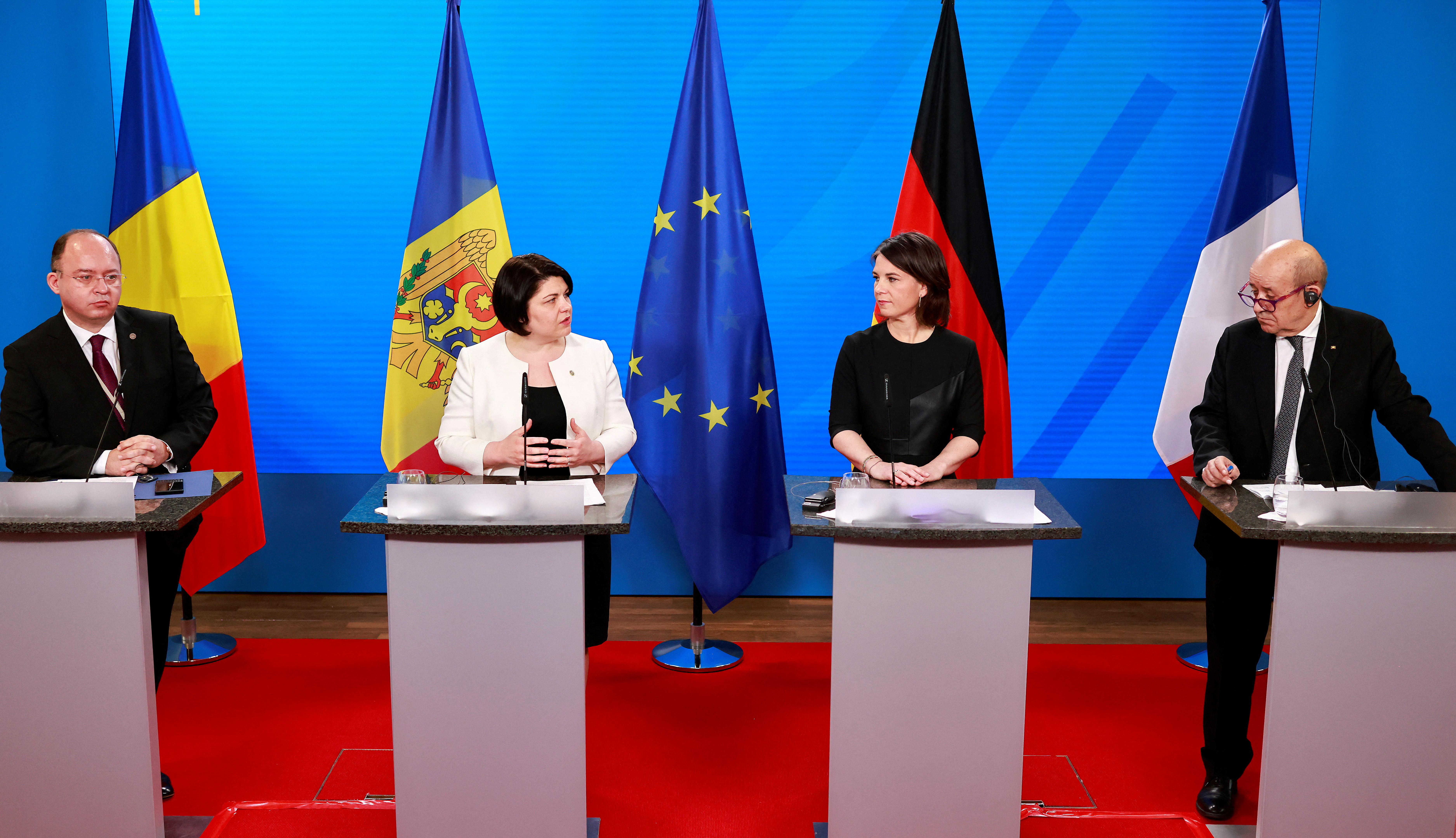 Pressekonferenz nach der Geberkonferenz