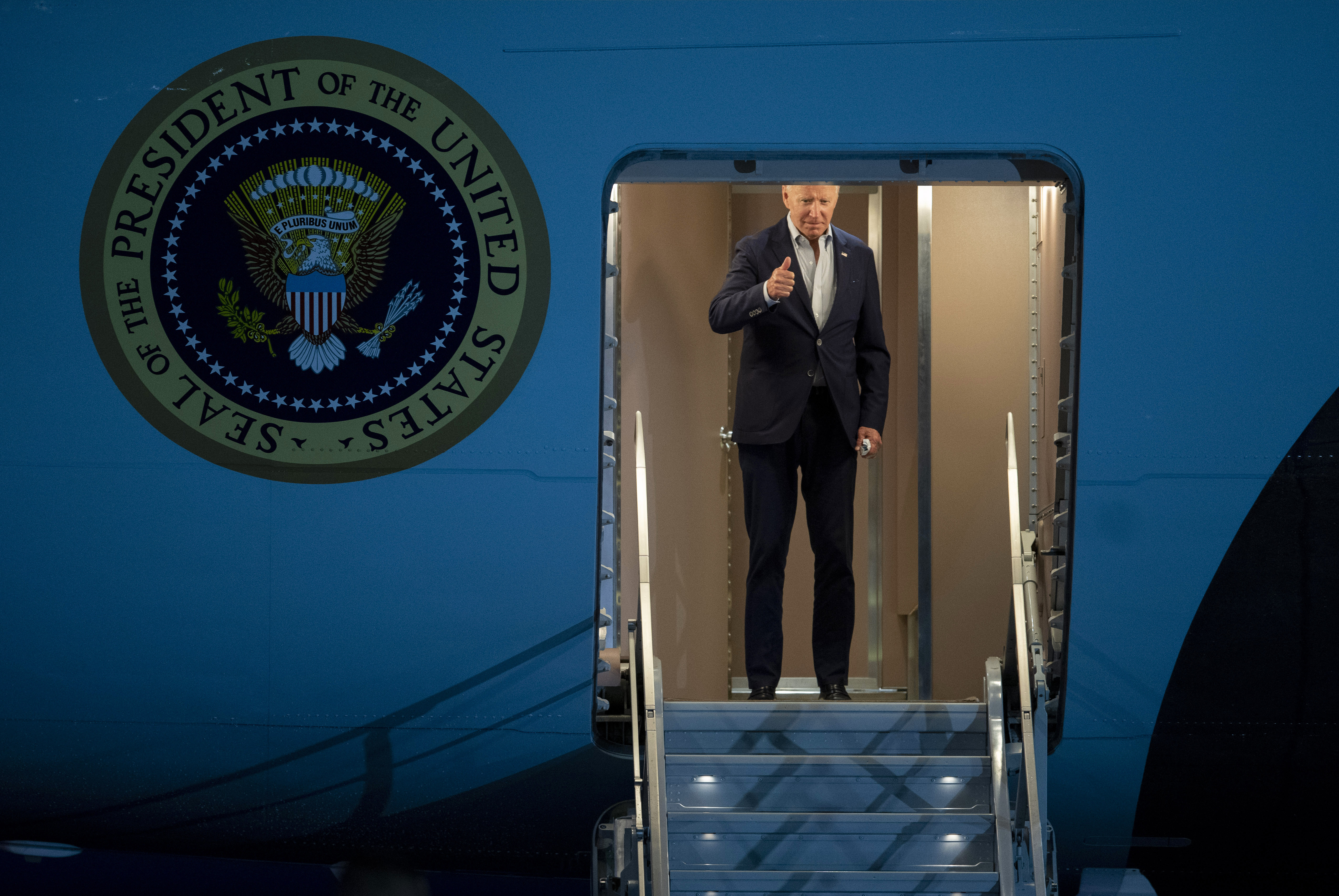 Präsident Joe Biden besteigt die Air Force One für eine Reise nach Israel und Saudi-Arabien