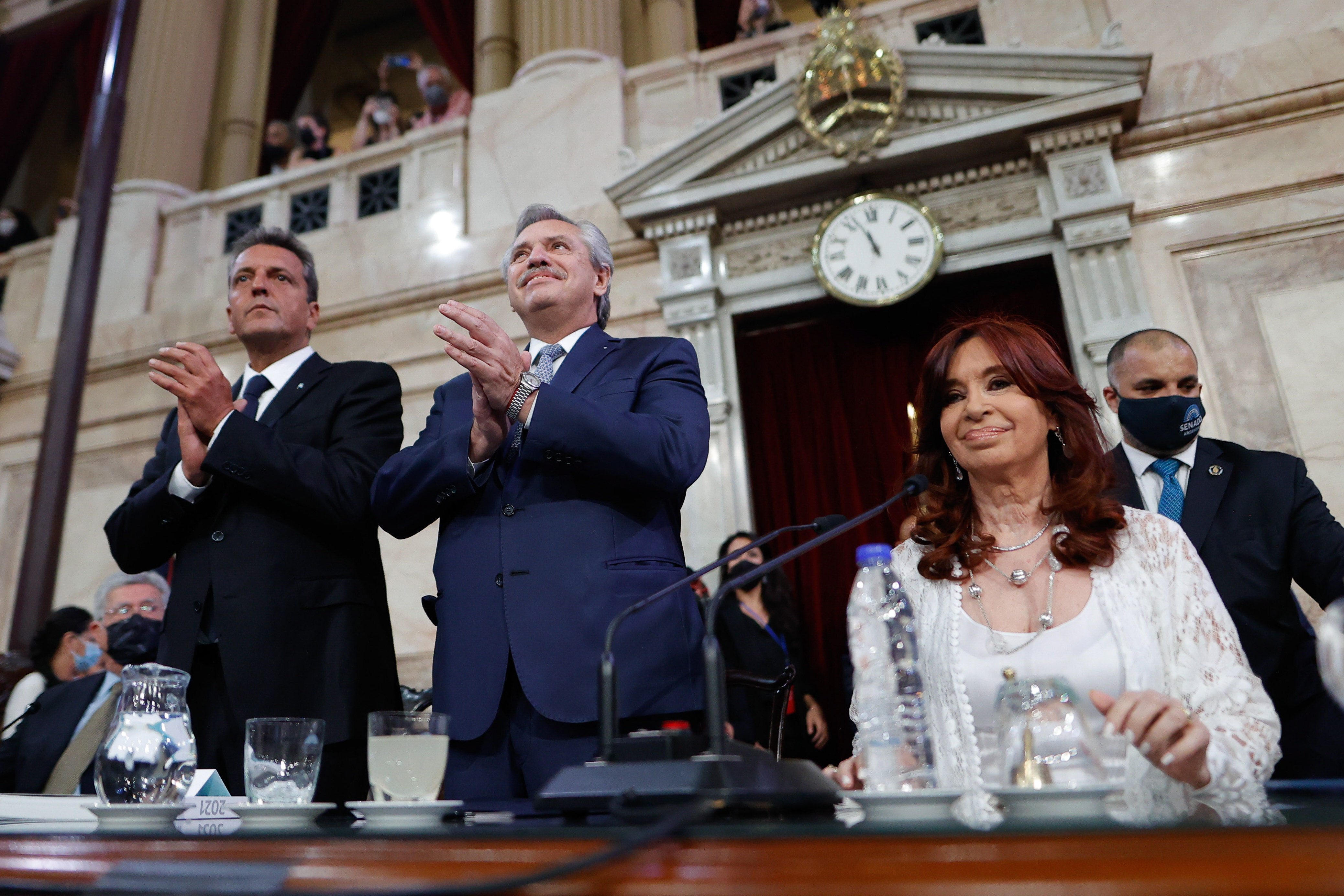 Der argentinische Präsident Alberto Fernandez zusammen mit Cristina Fernandez de Kirchner und Sergio Massa.