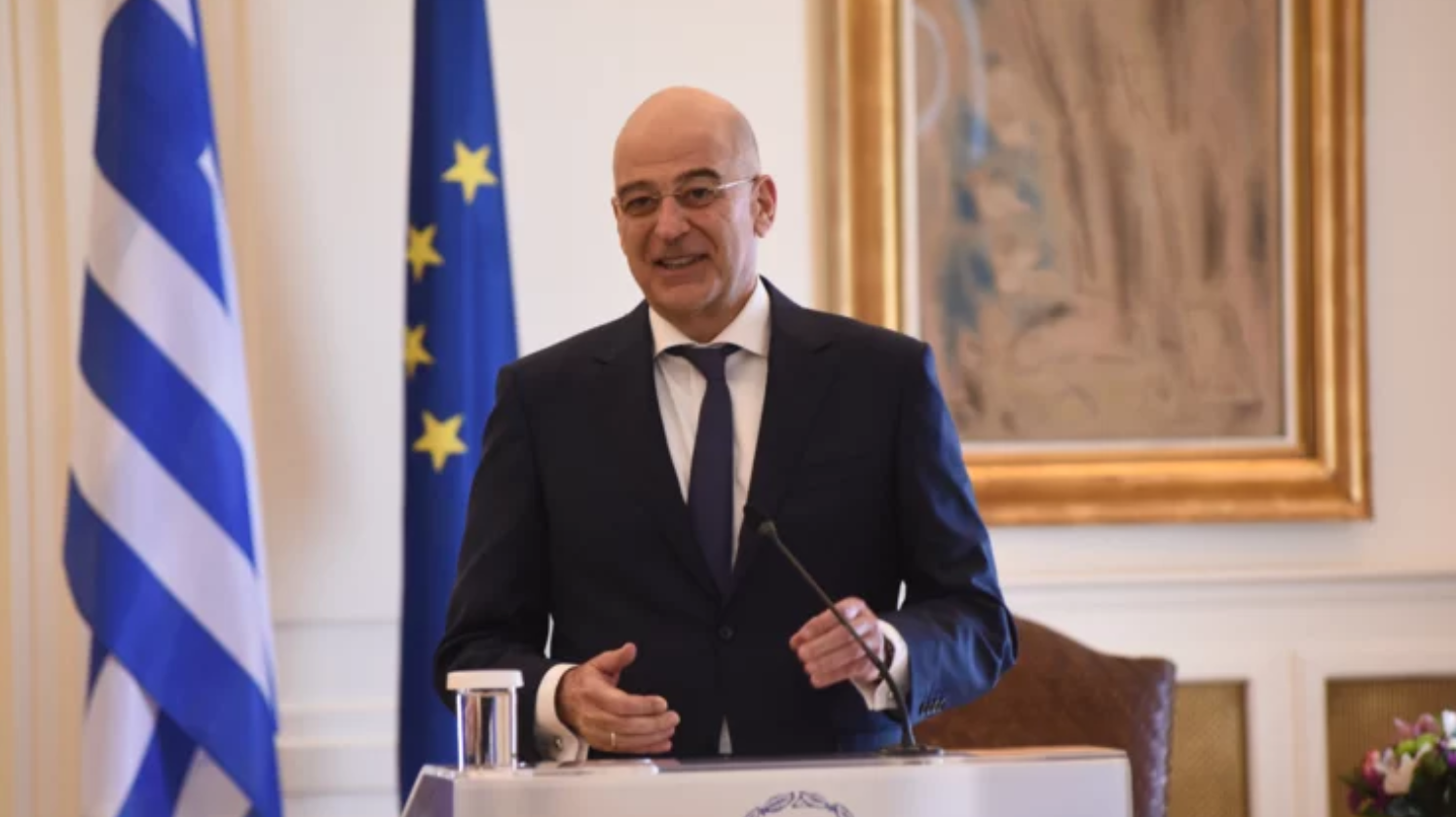 Der griechische Außenminister Nikos Dendias auf einer Pressekonferenz 