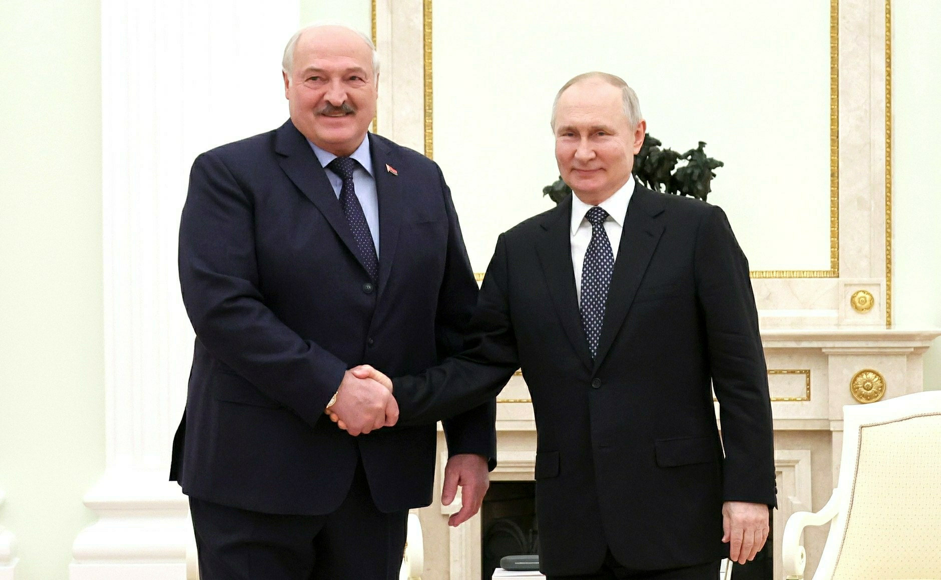 Der russische Präsident Wladimir Putin und der belarusische Präsident Alexander Lukaschenka zusammen im Kreml. 