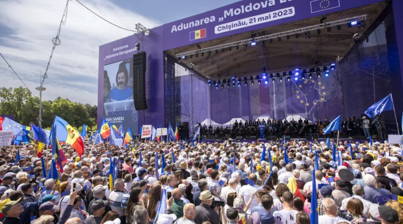 Around 75,000 Moldovans took part in a pro-European rally on Sunday, expressing their will for EU accession. 