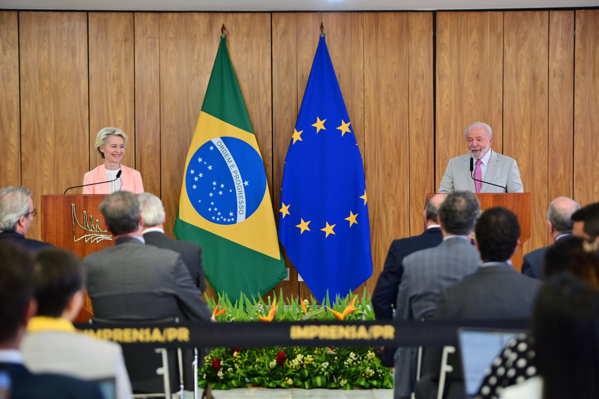 EU-Kommissionspräsidentin Ursula von der Leyen und Brasiliens Präsident Luiz Inácio Lula da Silva.