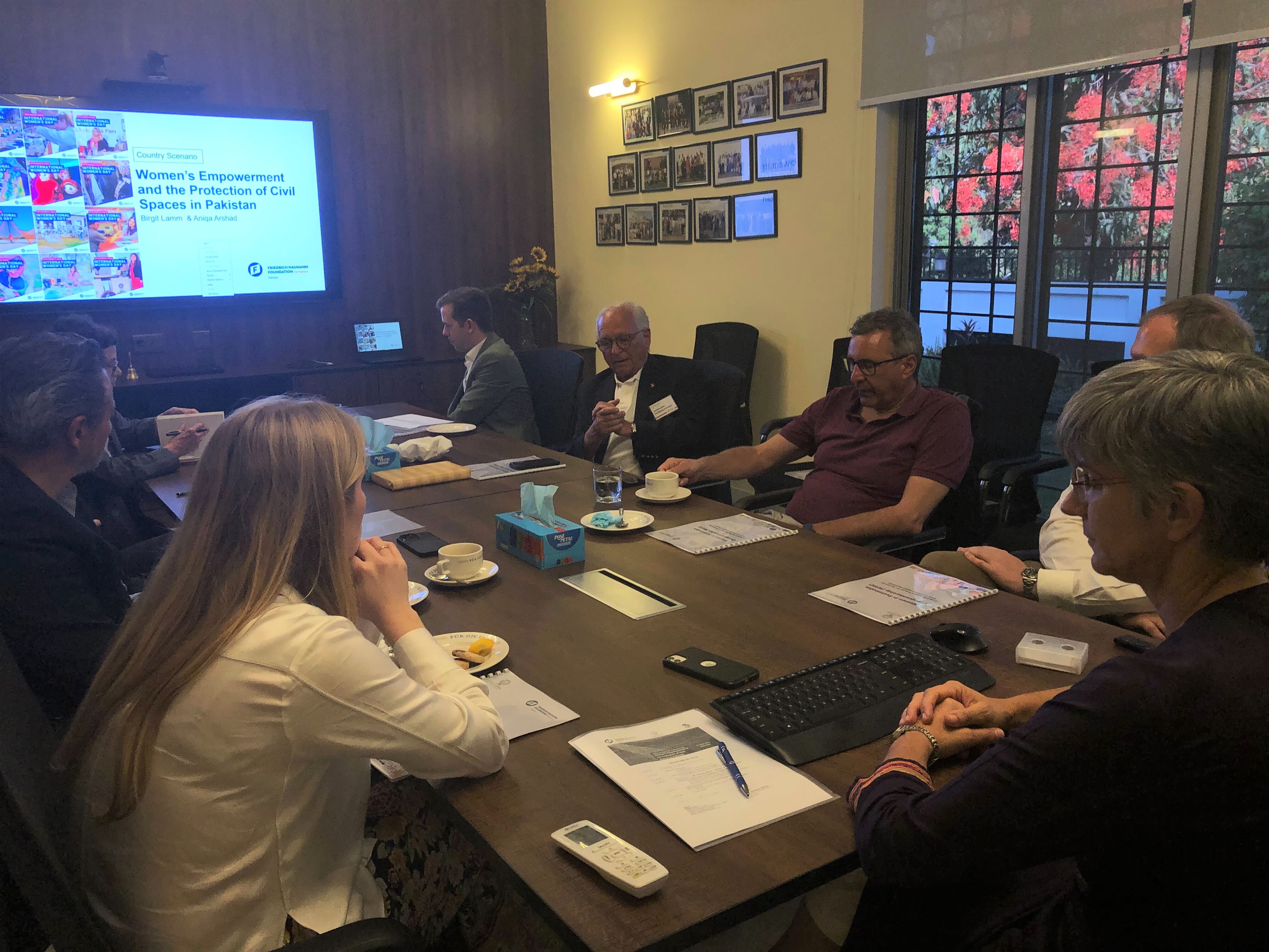 Global Bridges eV Delgation besucht das FNF Pakistan Büro, Mai 2024