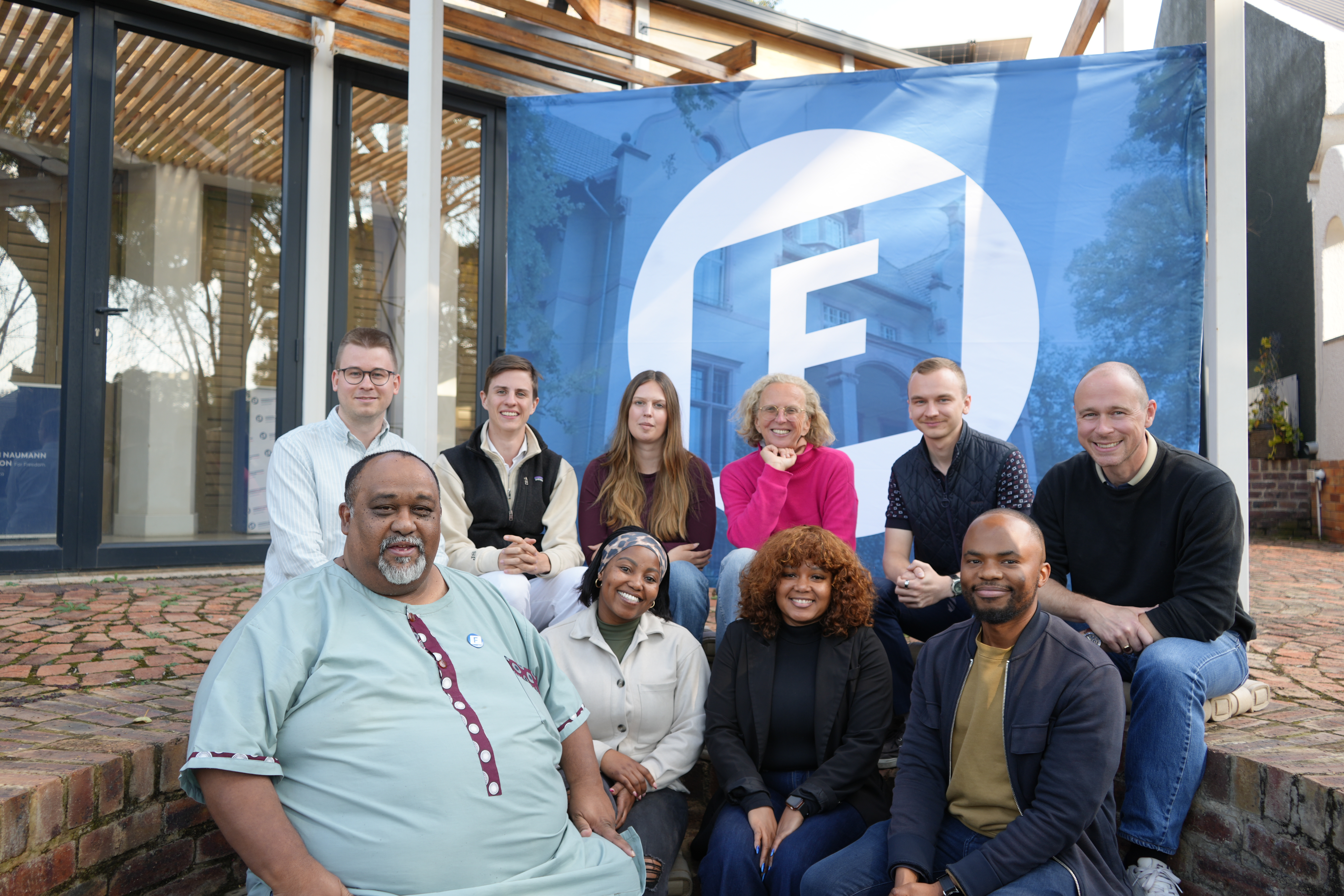 Die Julis treffen sich mit dem FNF-Regionalteam Afrika in Johannesburg. 