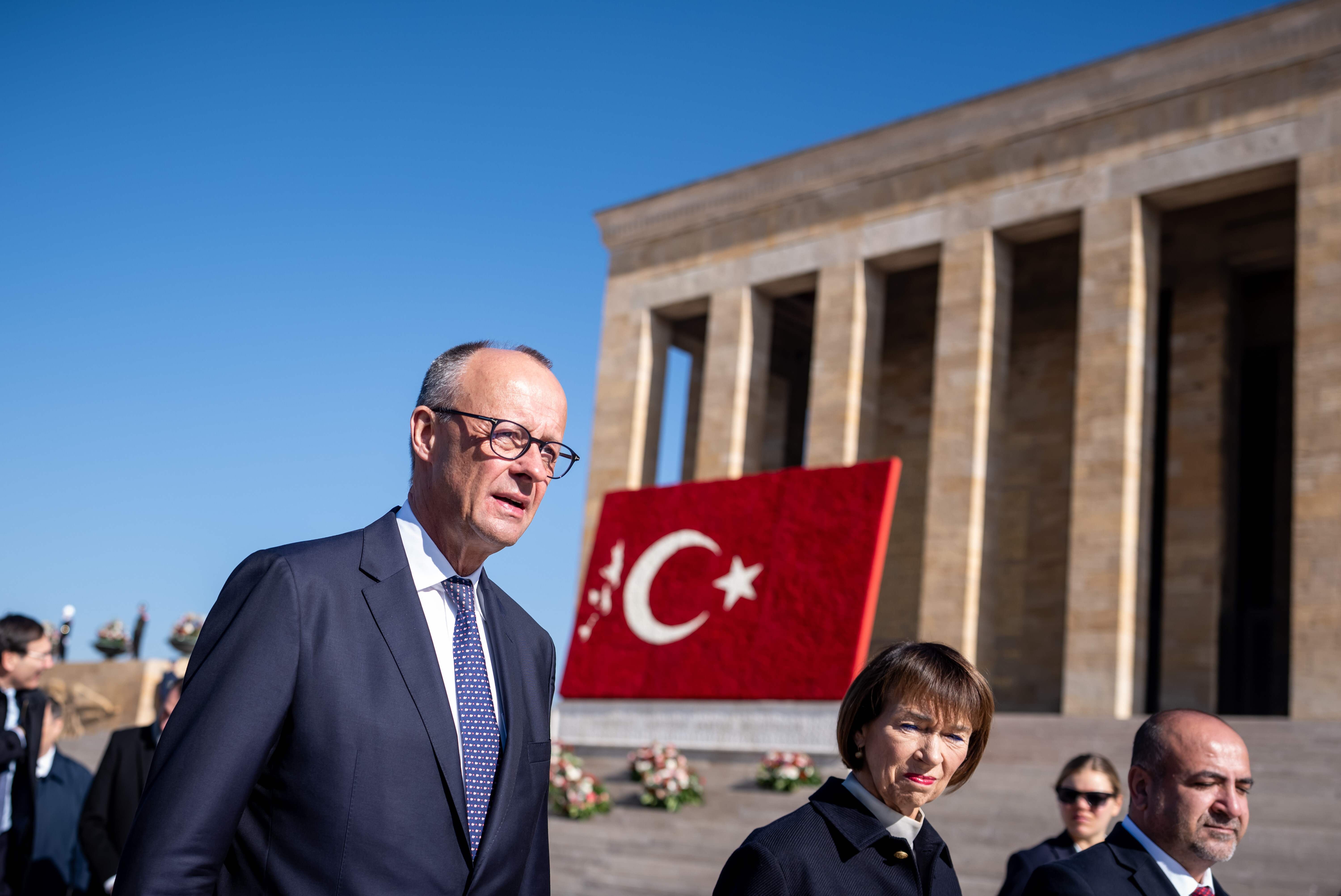 Merz hält sich zu seinem Antrittsbesuch in der Türkei auf und trifft dabei auch Staatschef Erdogan. 