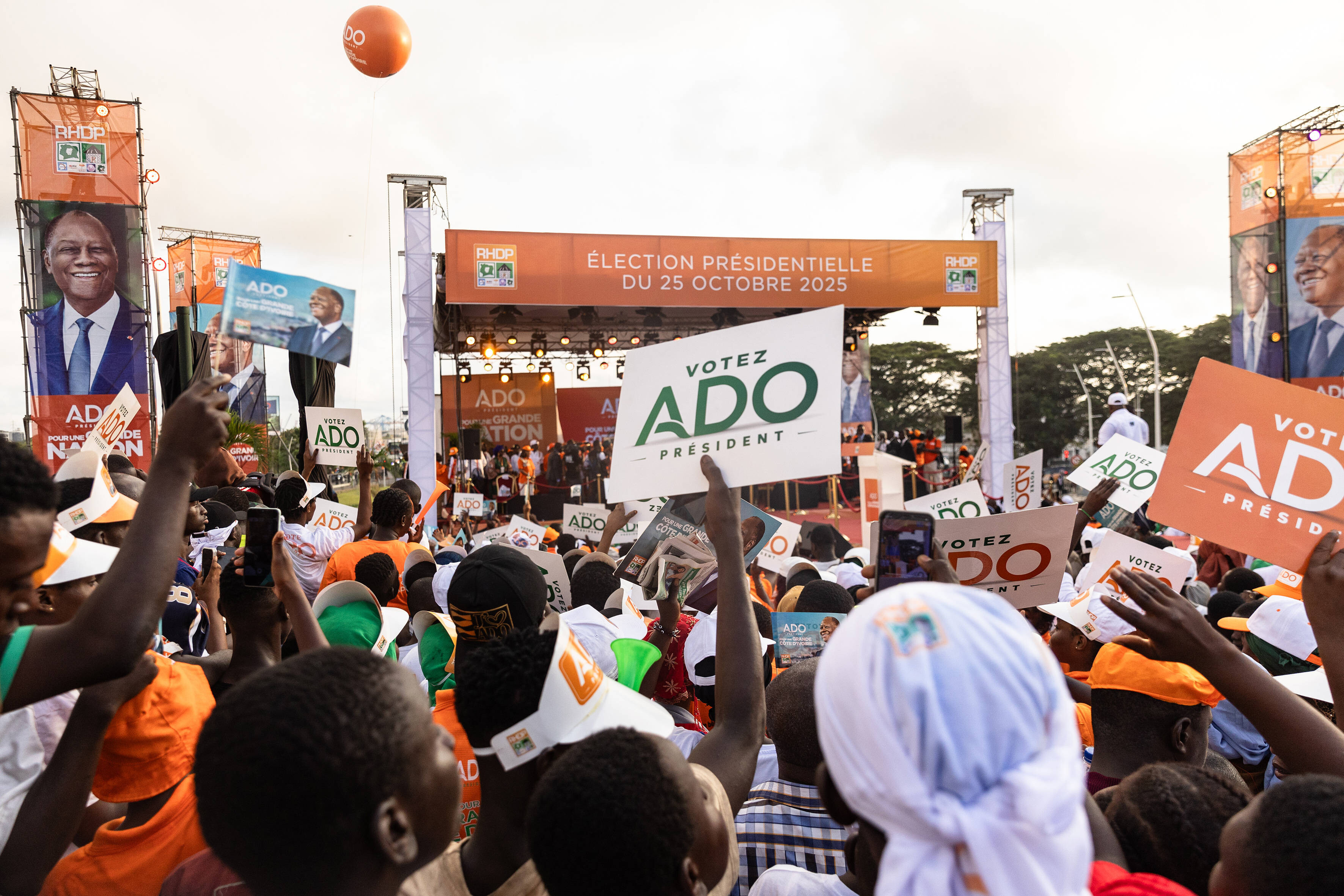 Der 83-jährige Alassane Dramane Ouattara stellt sich zur Wiederwahl auf. 