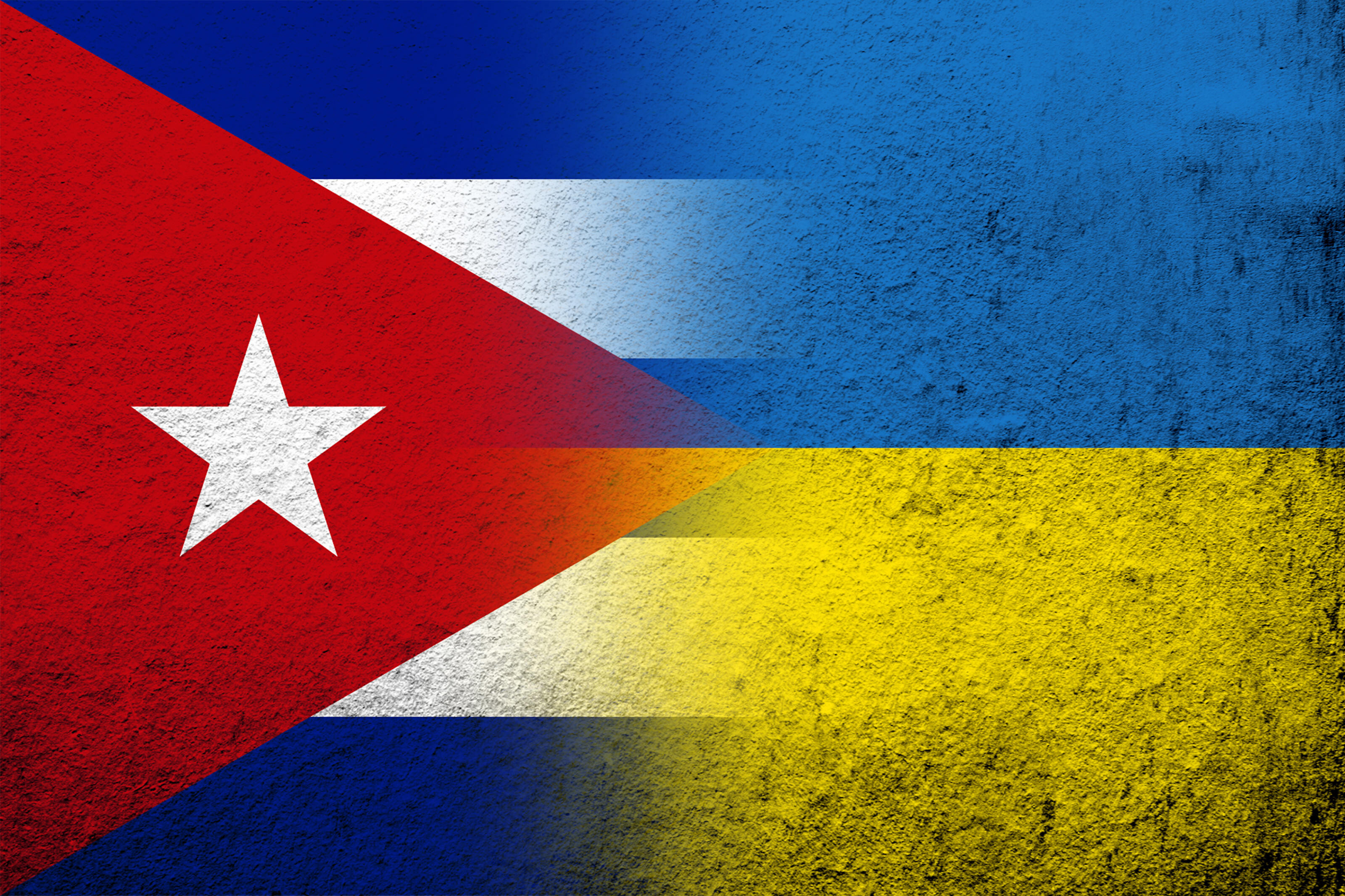 Die Nationalflagge der Republik Kuba mit der Nationalflagge der Ukraine