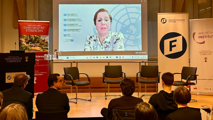 Video-Keynote von Reem Al-Salem, UN-Sonderberichterstatterin für Gewalt gegen Frauen und Mädchen