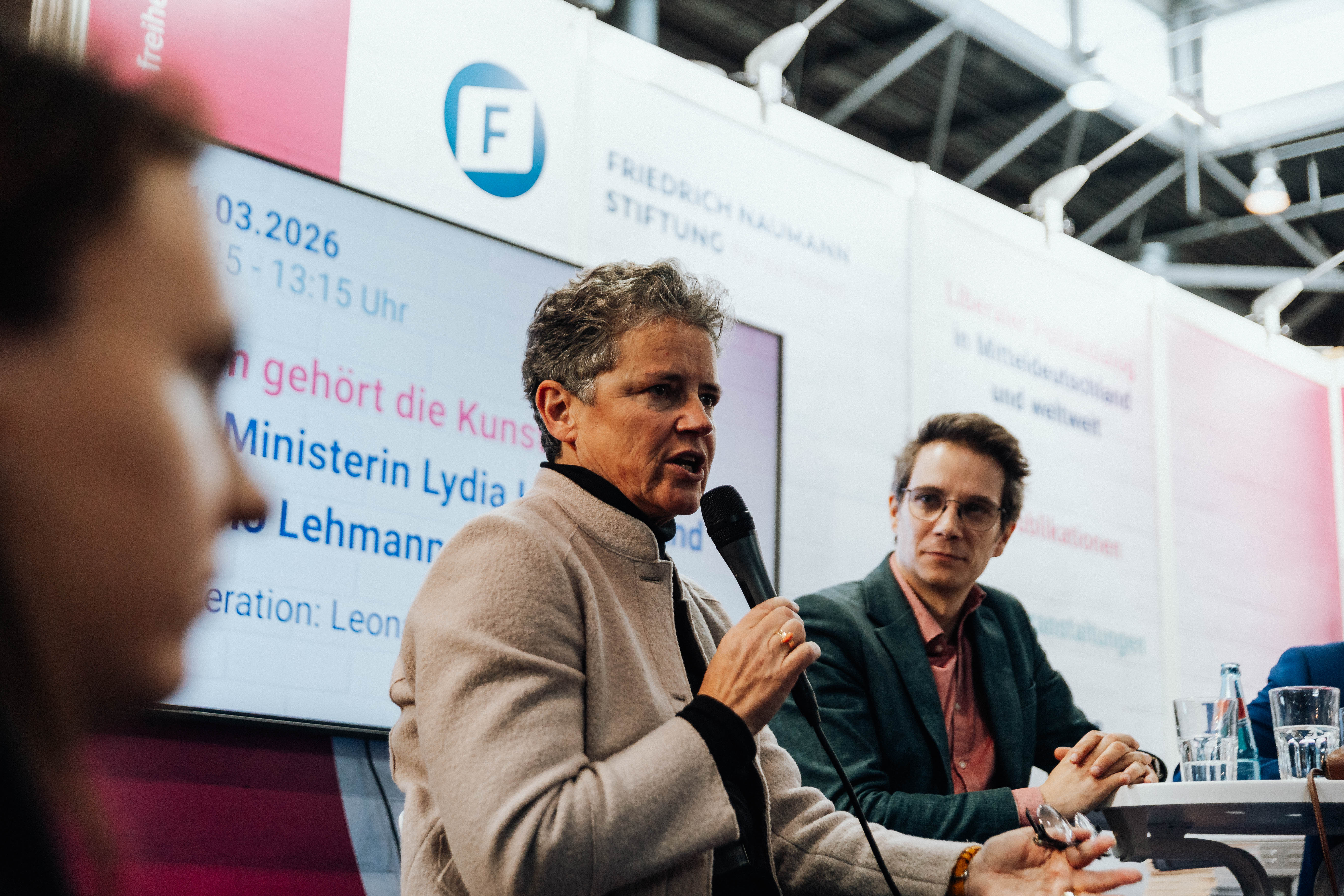 Ministerin Lydia Hüskens und Benno Lehmann im Gespräch