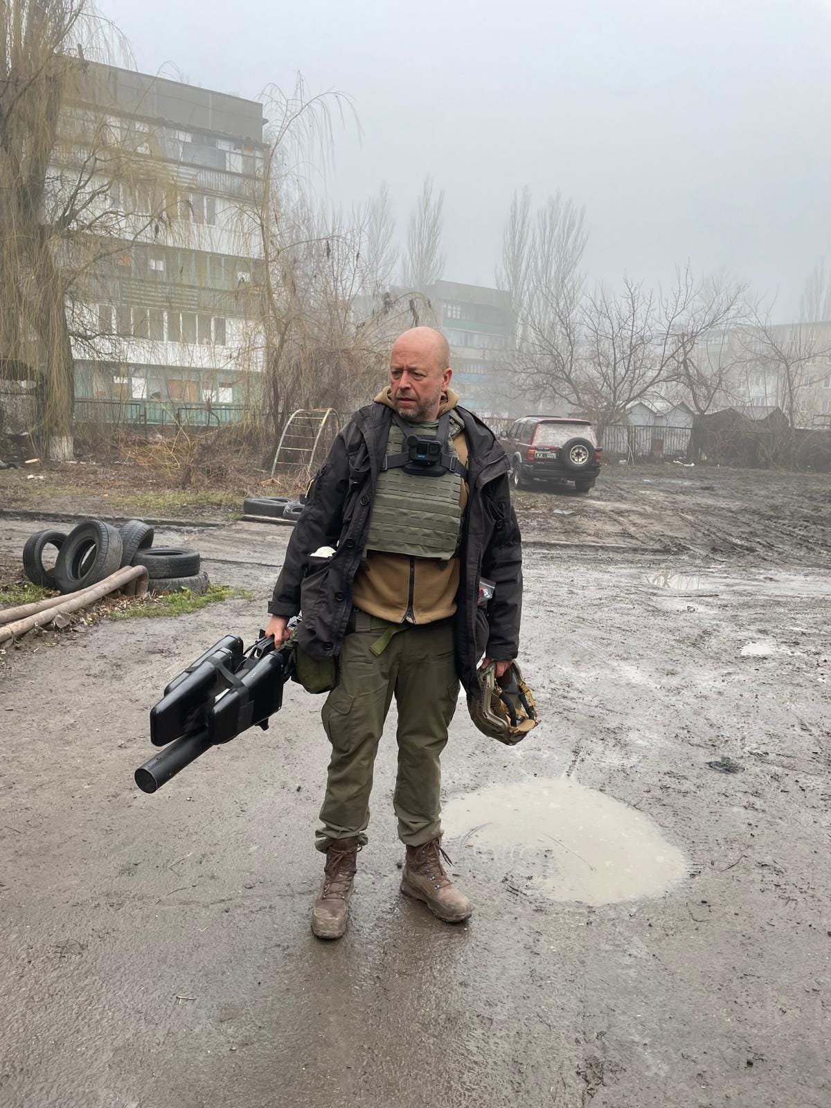 Jonas Oehman in Avdiivka (Ukraine) Lithuanian-made drone rifle.