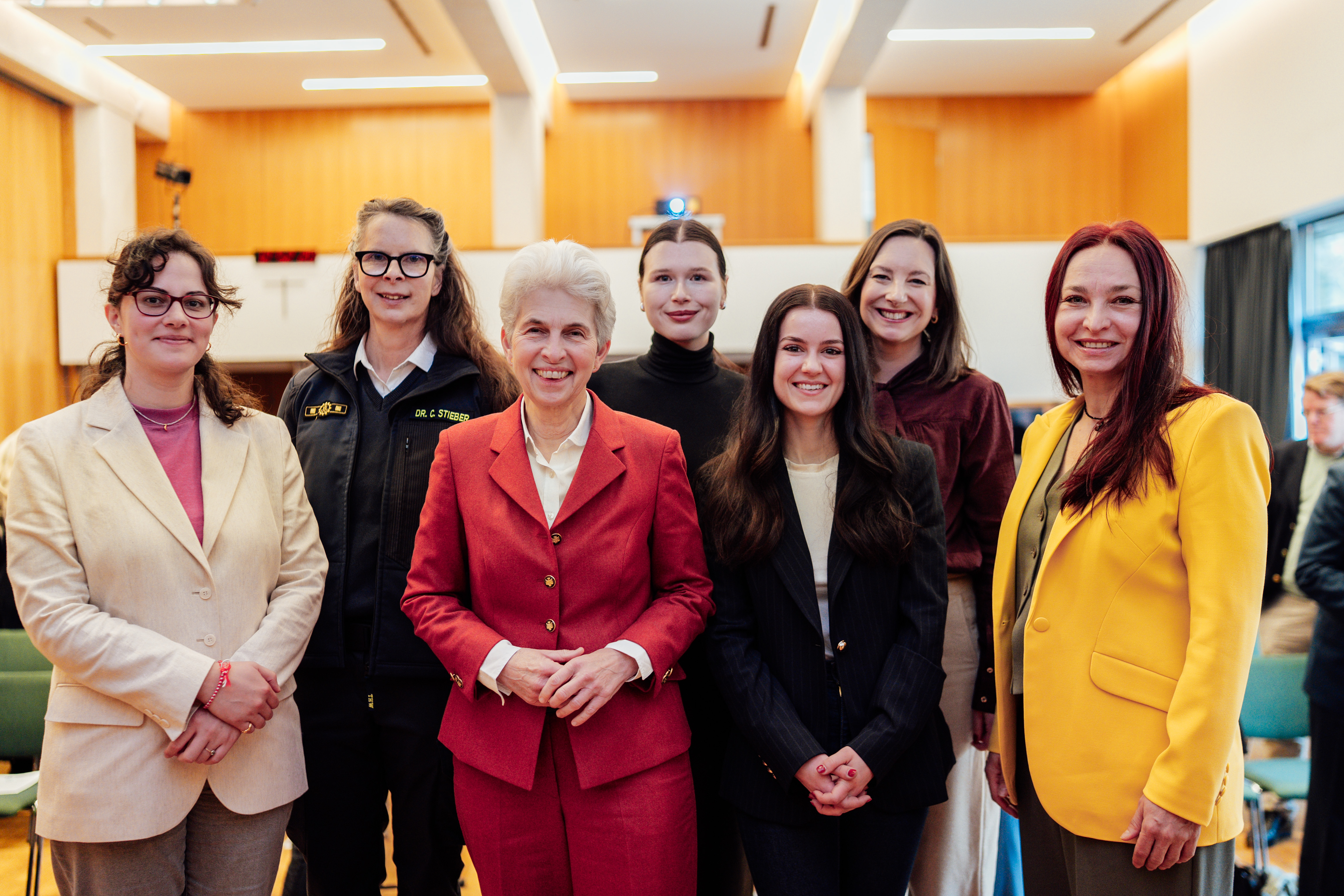 Women in Security VA Strack-Zimmermann Maren Jasper-Winter Gruppenfoto
