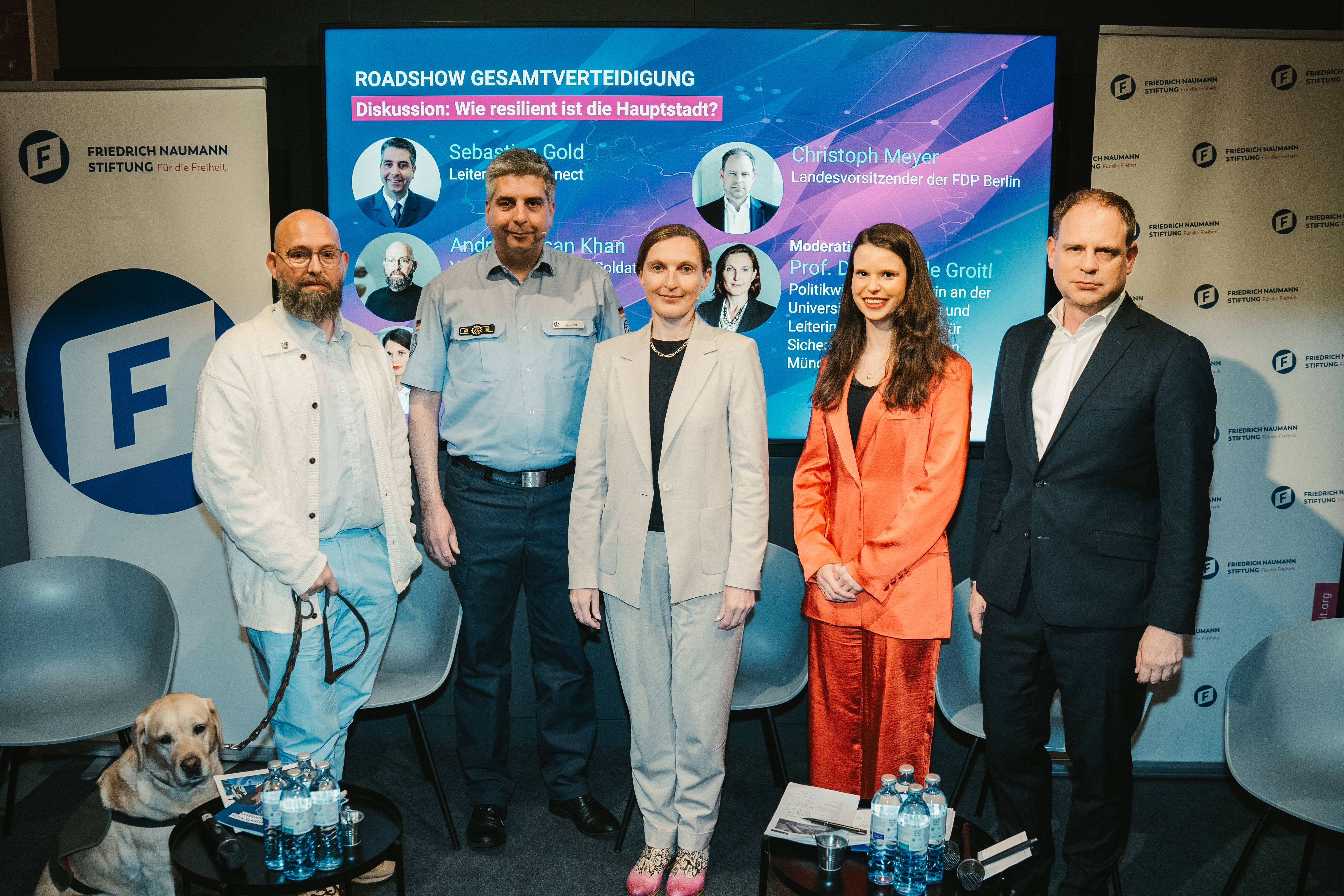 Gruppenfoto, ndré Hassan Khan, Sebastian Gold, Prof. Dr. Gerlinde Groitl, Christina Bachmann, Christoph Meyer