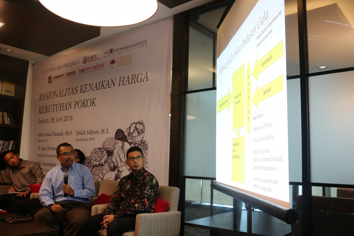 Diskusi Publik “Rasionalitas Kenaikan Harga Kebutuhan Pokok”