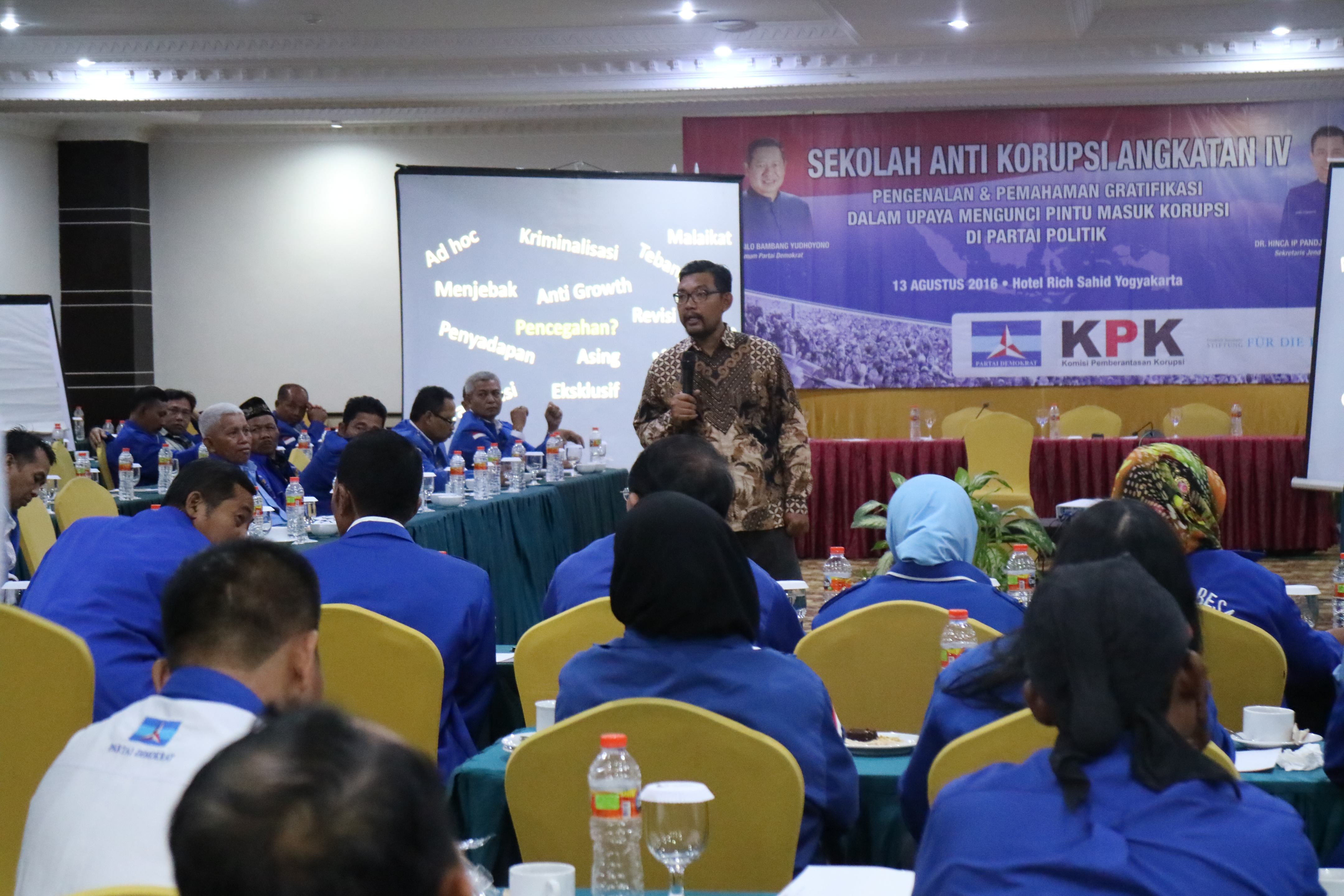 Giri Suprapdiono, Direktur Gratifikasi KPK RI