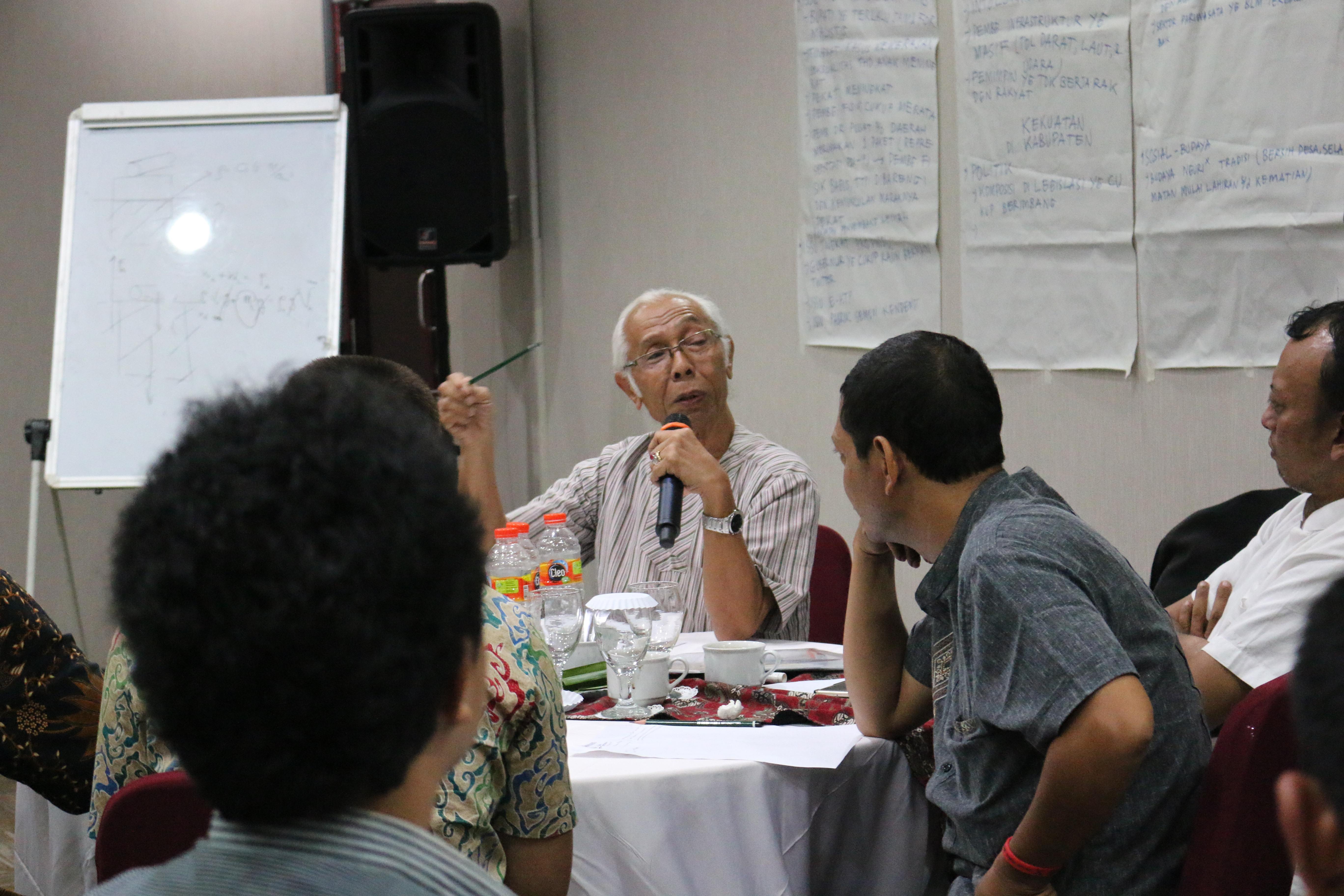 Wilardi Budiharga, salah satu pembicara "Pendidikan Kewarganegaraan Tingkat Menengah"