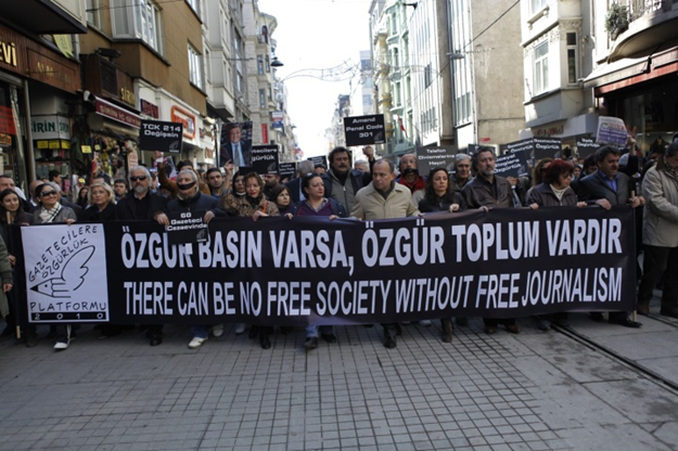 Demonstration für Medienfreiheit