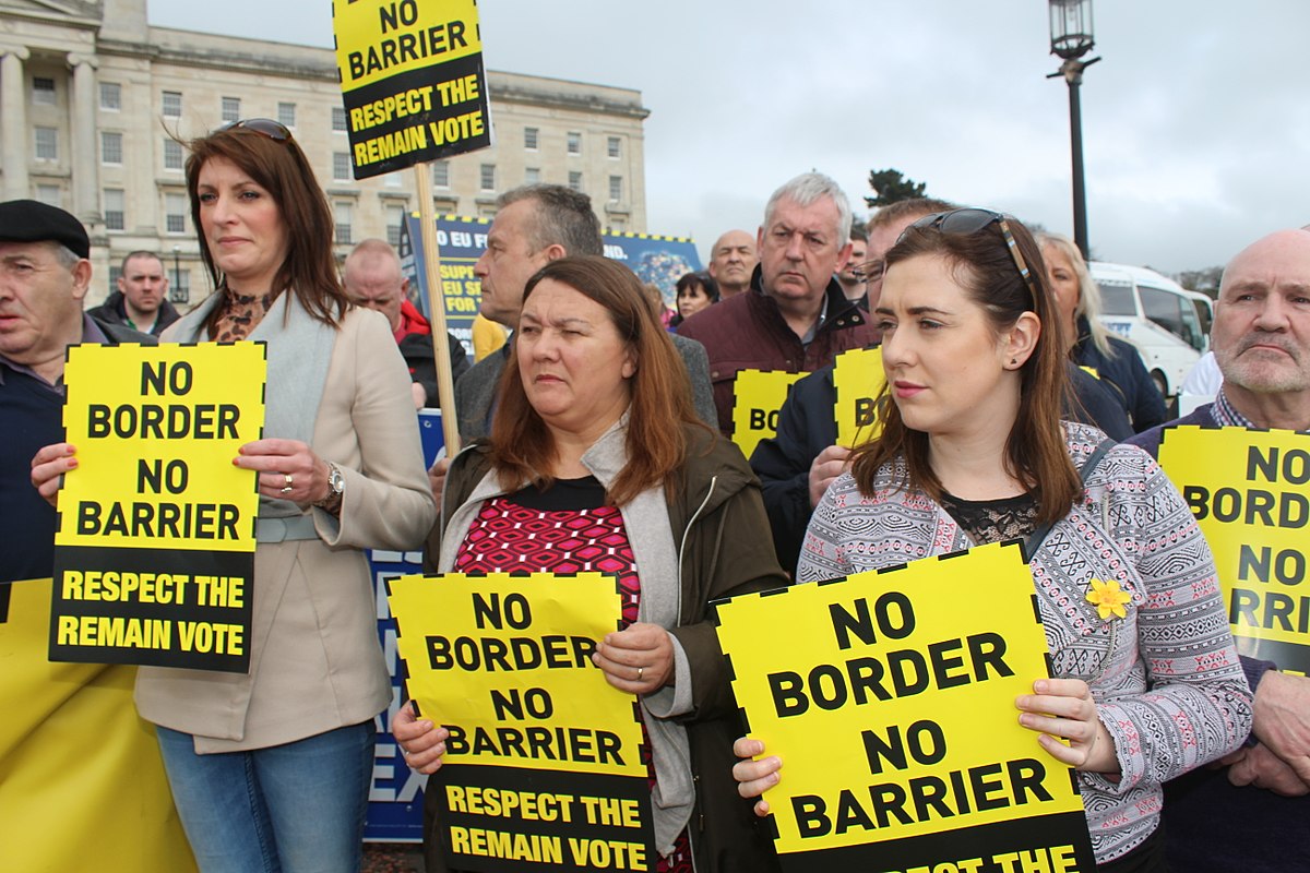 Protest in Stormont gegen eine "harte Grenze"