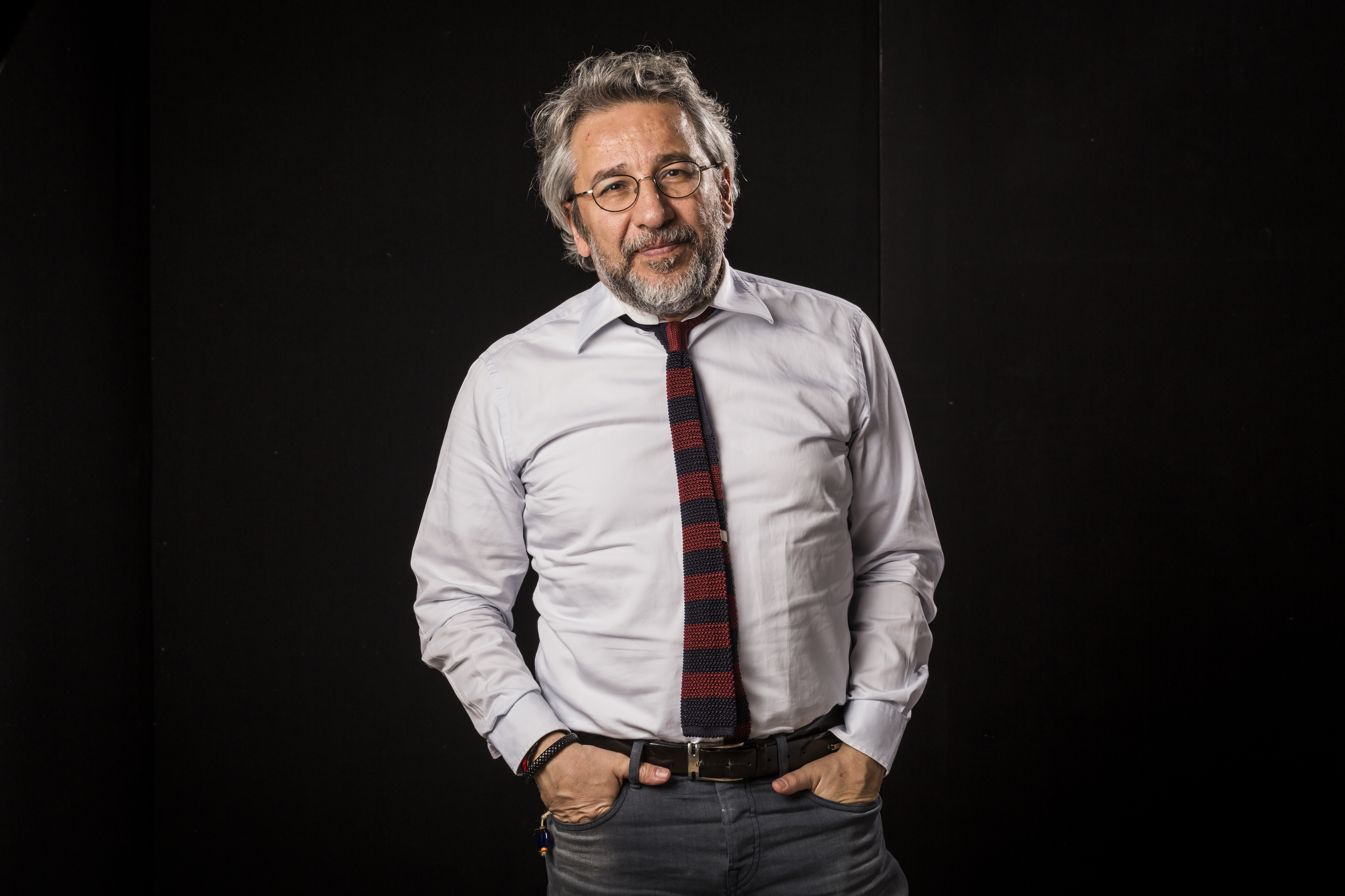 Der türkische Journalist Can Dündar und die Redaktion des Online-Magazins Özgürüz in Berlin arbeiten in Kooperation mit Journalisten des Recherchezentrums Correctiv daran, unabhängigen Stimmen von Deutschland aus Gehör zu verschaffen.