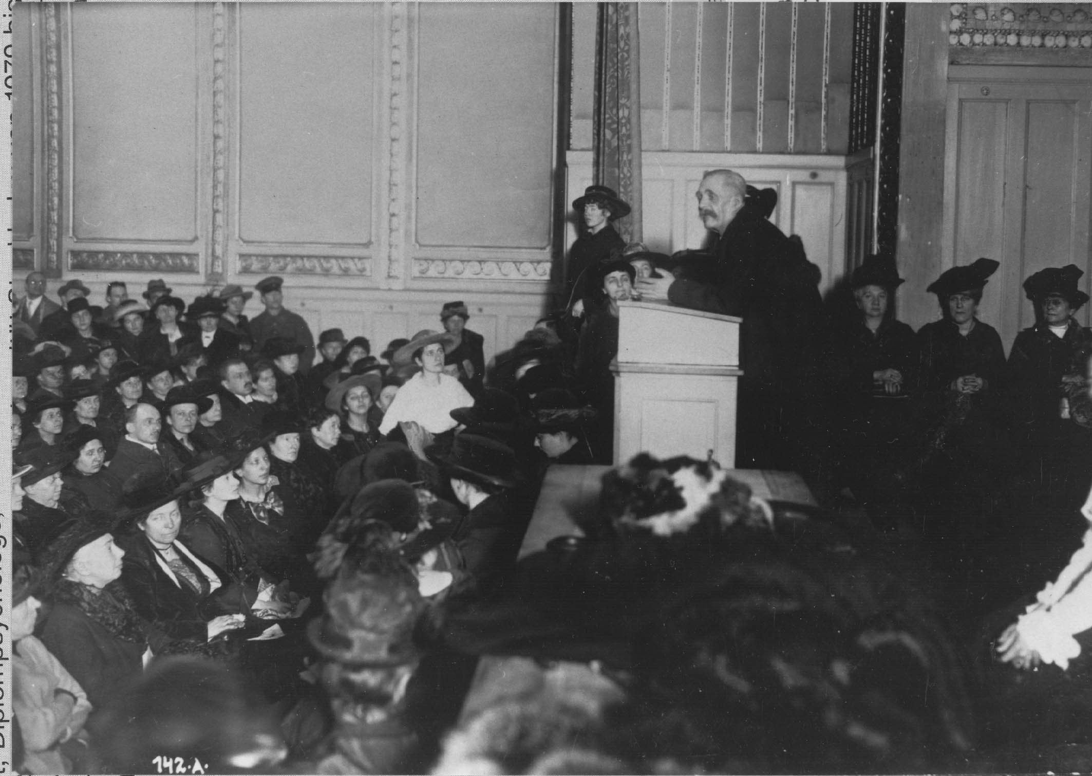 Rede von Friedrich Naumann auf liberaler Frauenkonferenz, vermutlich 1919