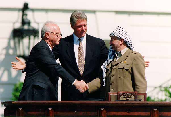 Clinton, Yitzhak und Arafat im weißen Haus, 1993
