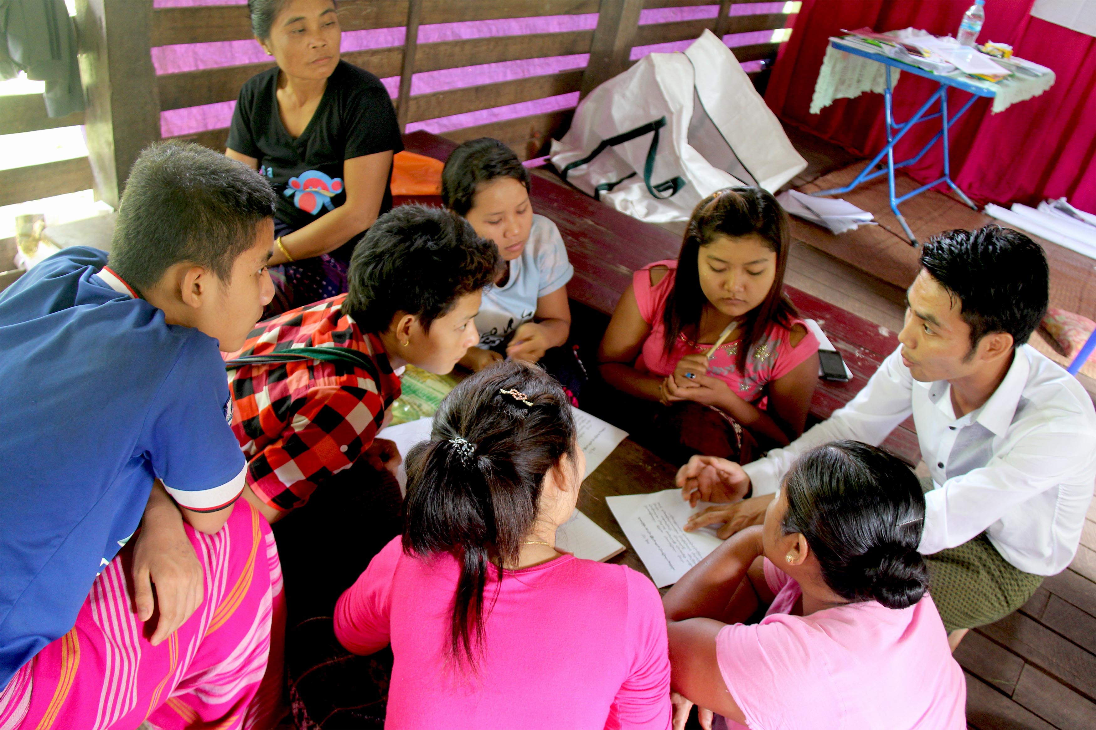 In Seminaren wurde in ganz Myanmar grundlegendes Wissen über Bürger- und Menschenrechte vermittelt.