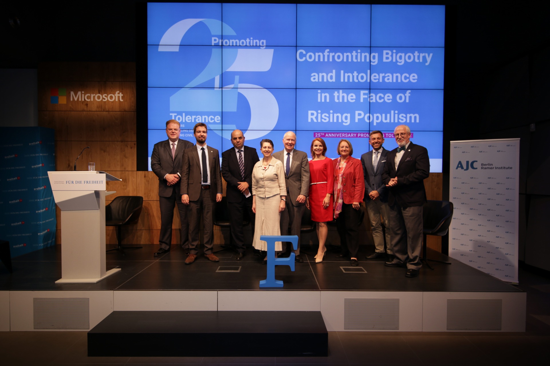 Unter dem Titel „Confronting Bigotry and