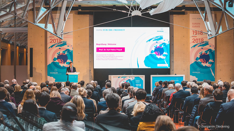 Karl-Heinz Paqué wirft einhundert Jahre nach Ende des Ersten Weltkriegs er einen Blick auf die Lehren.