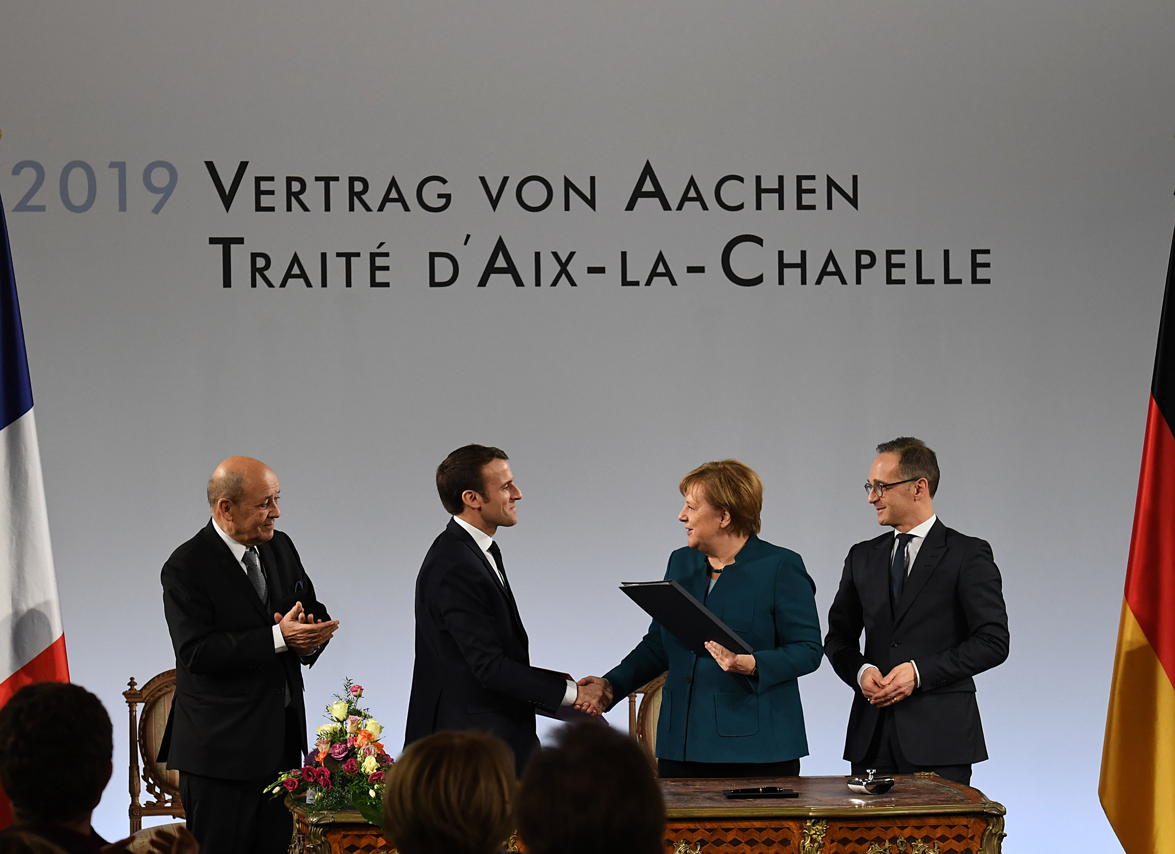 Im Krönungssaal des Aachener Rathauses wollen Kanzlerin Merkel und Frankreichs Präsident Emmanuel Macron am 22. Januar den historischen deutsch-französischen Freundschaftspakt aus dem Jahr 1963 in die Gegenwart holen.