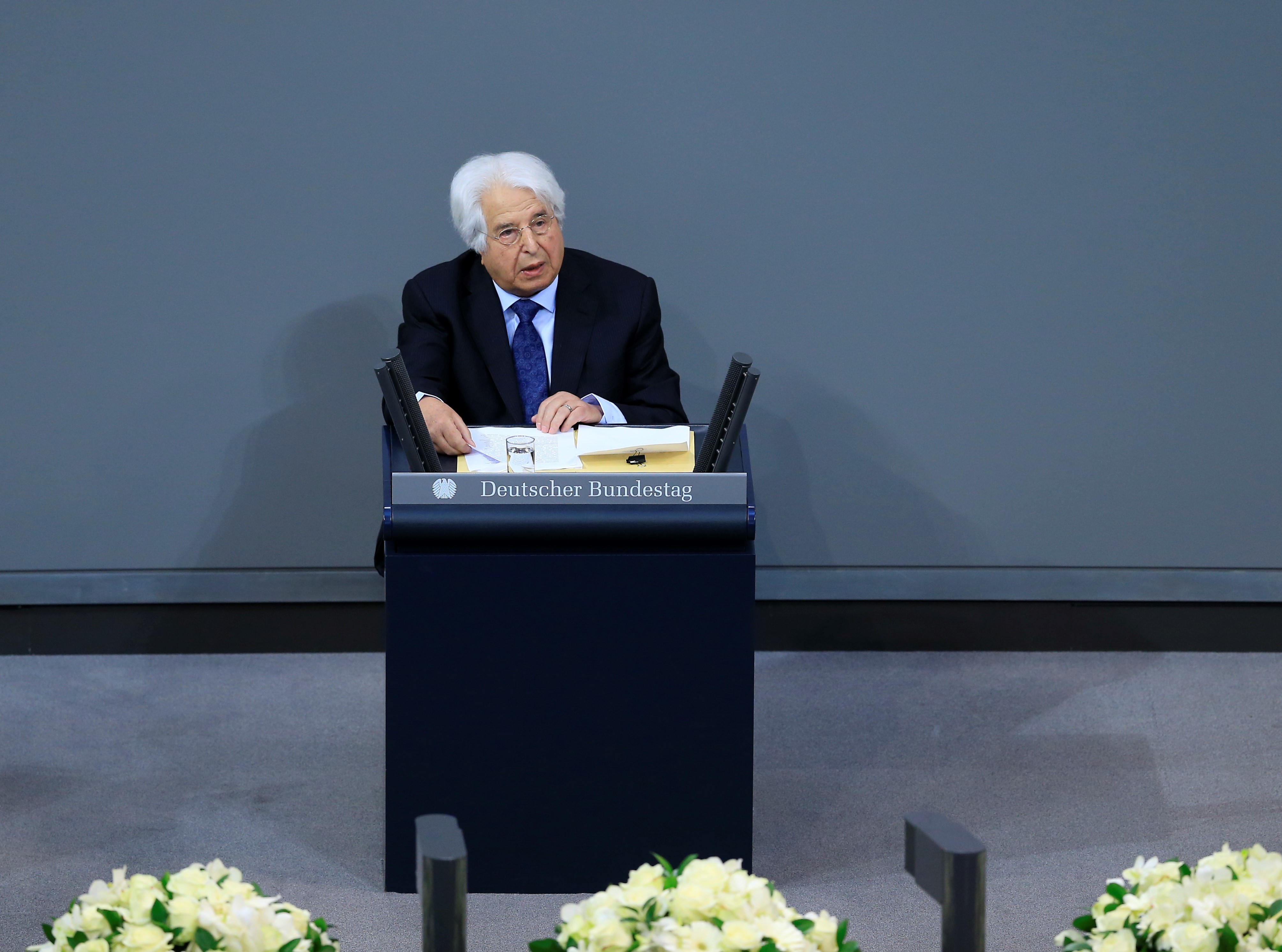 Saul Friedländer bei der Gedenkstunde für die Opfer des Nationalsozialismus im Bundestag.