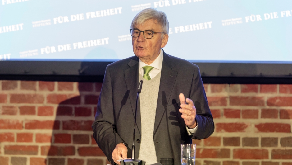 Prof. Dr. Jürgen Morlok beim Stabwechsel 2018