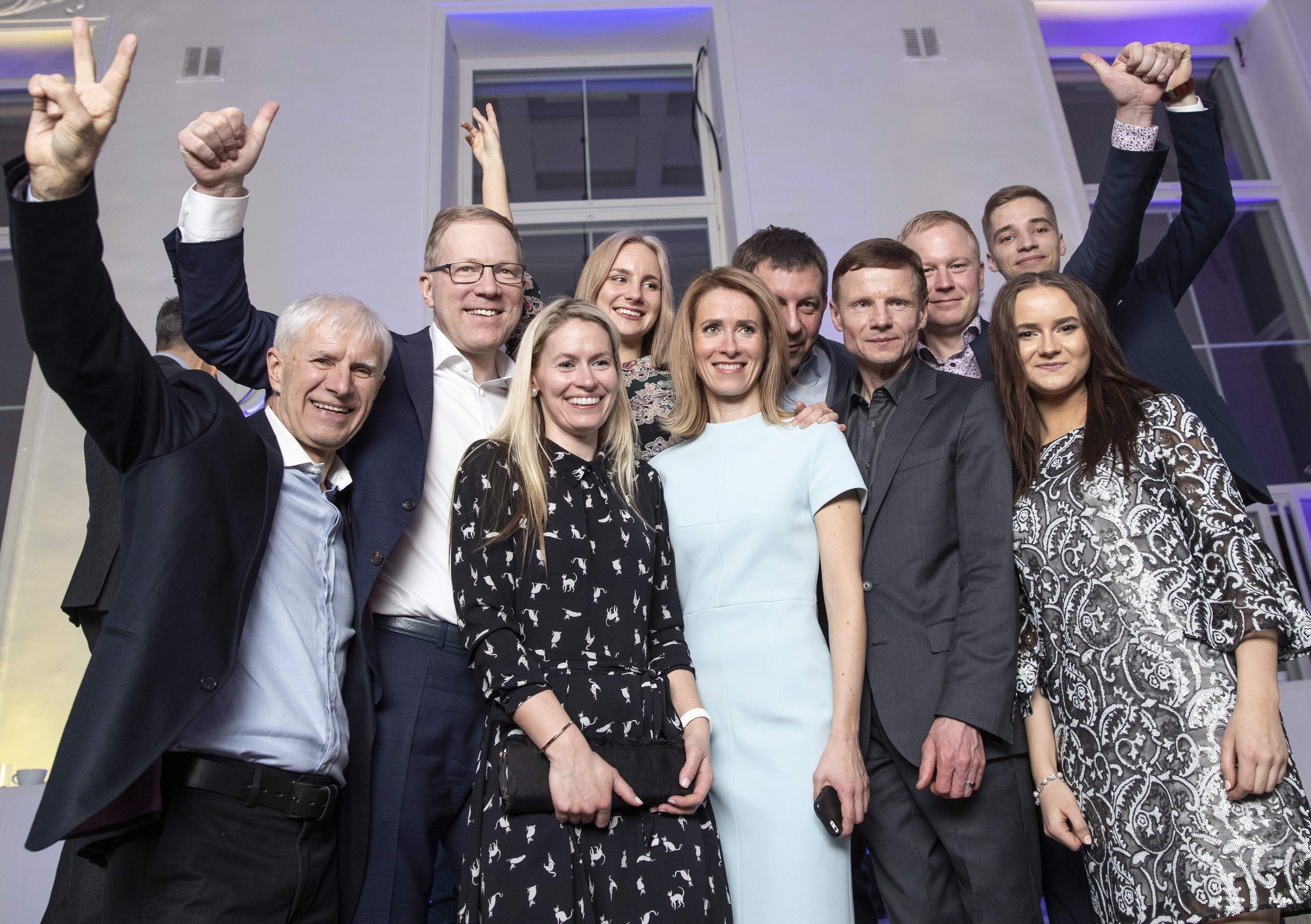 Kaja Kallas, Spitzenkandidatin der Reformpartei und Unterstützer nach der Bekanntgabe der Ergebnisse  der Parlamentswahl in Tallin