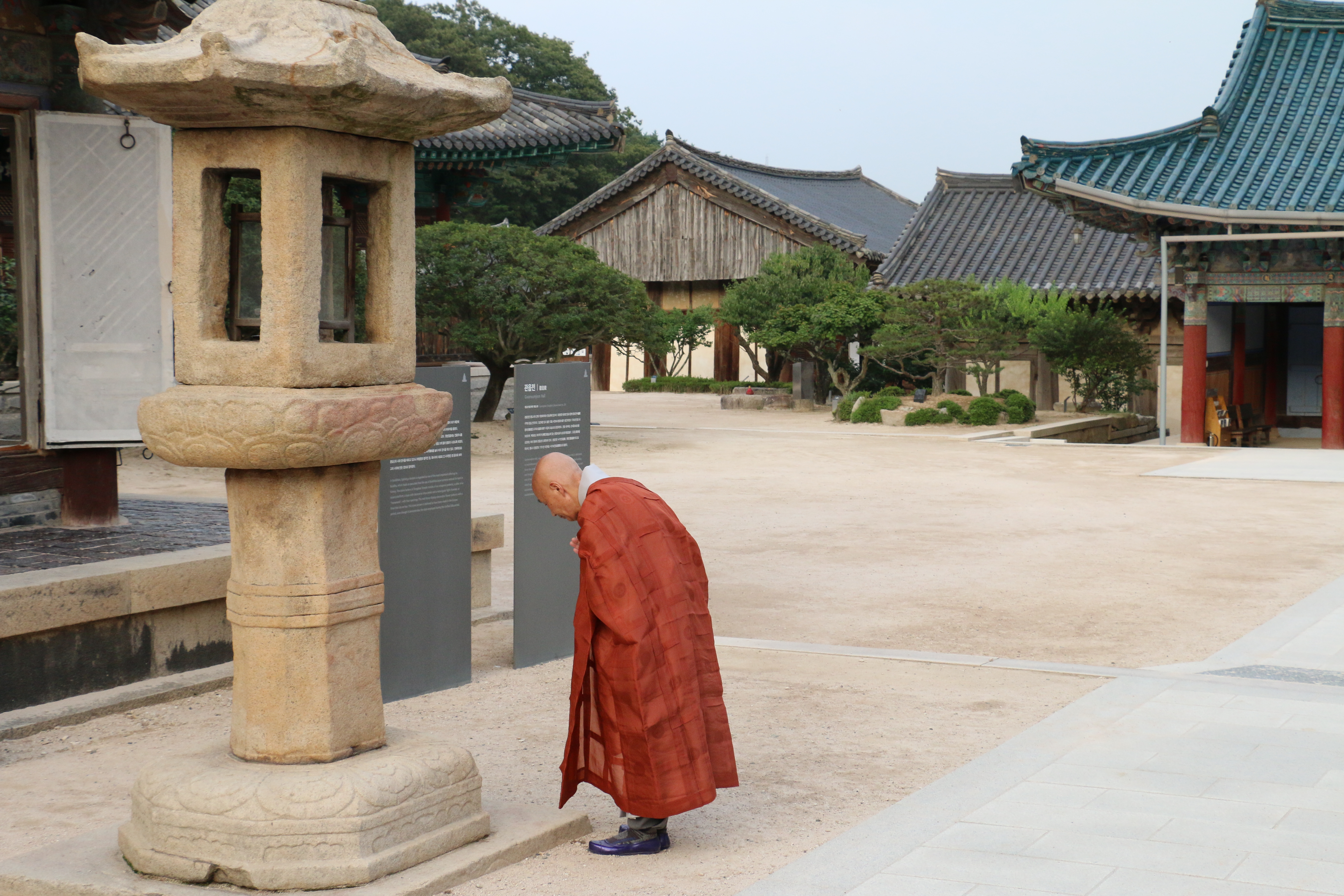 FNF Alumni Excursion to the Tongdo temple