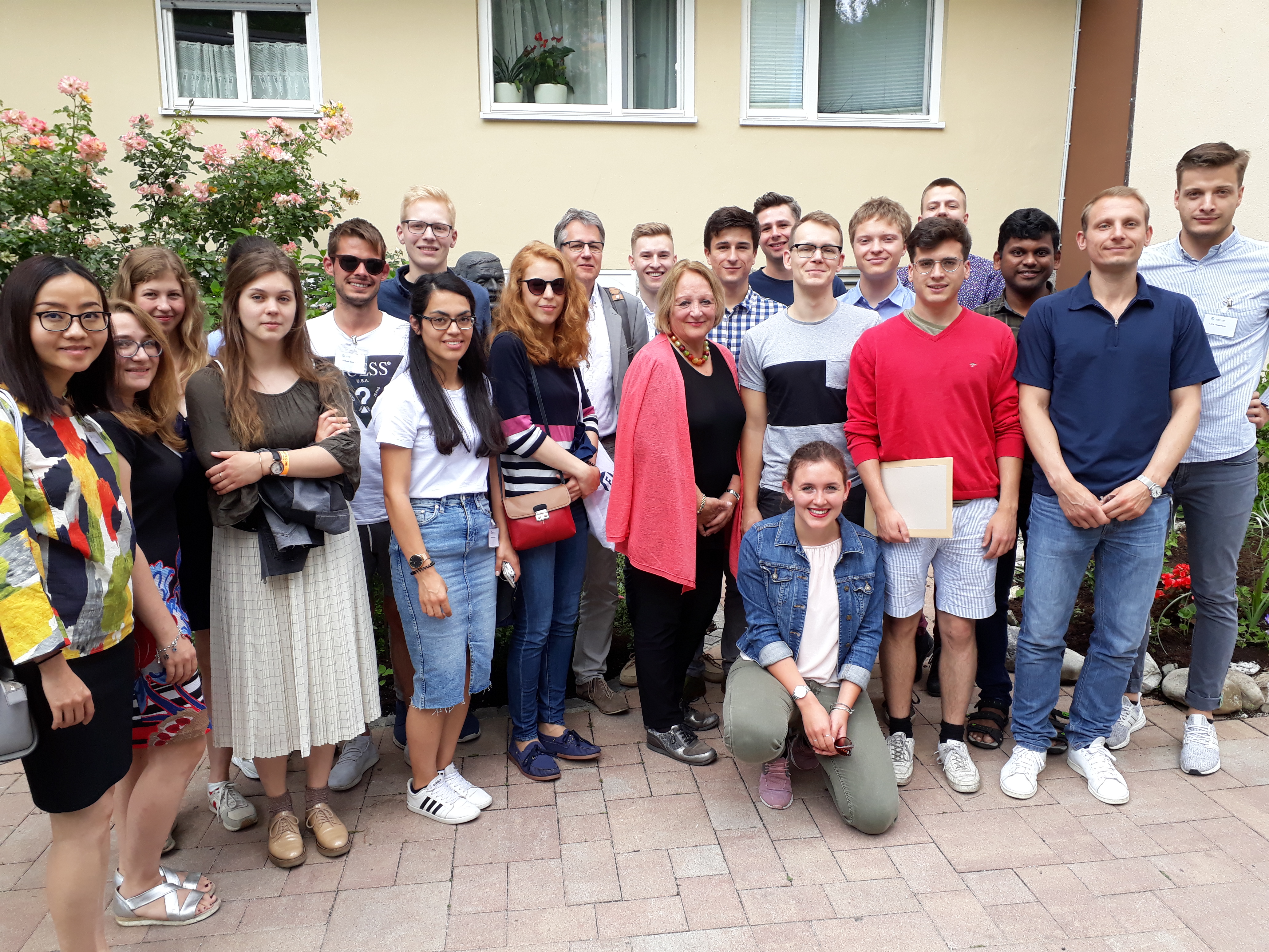 Sabine Leutheusser Schnarrenberger und unsere Stipendiaten bei der Inlandsakademie 2019.