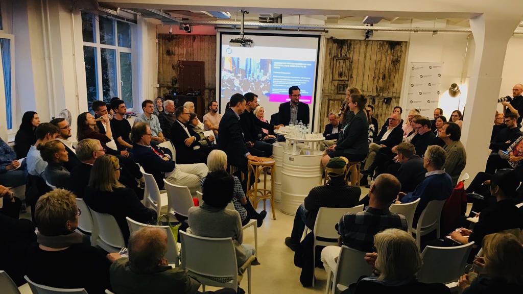 Fishbowl-Diskussion, organisiert vom Länderbüro Berlin-Brandenburg