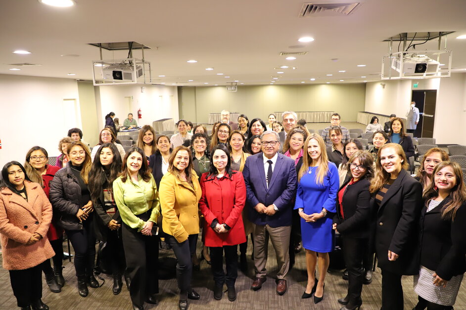 Empoderamiento De Mujeres El Rol De La Mujer Peruana Al 2030