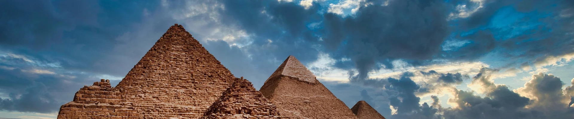 Landscape photo of the Pyramids of Giza